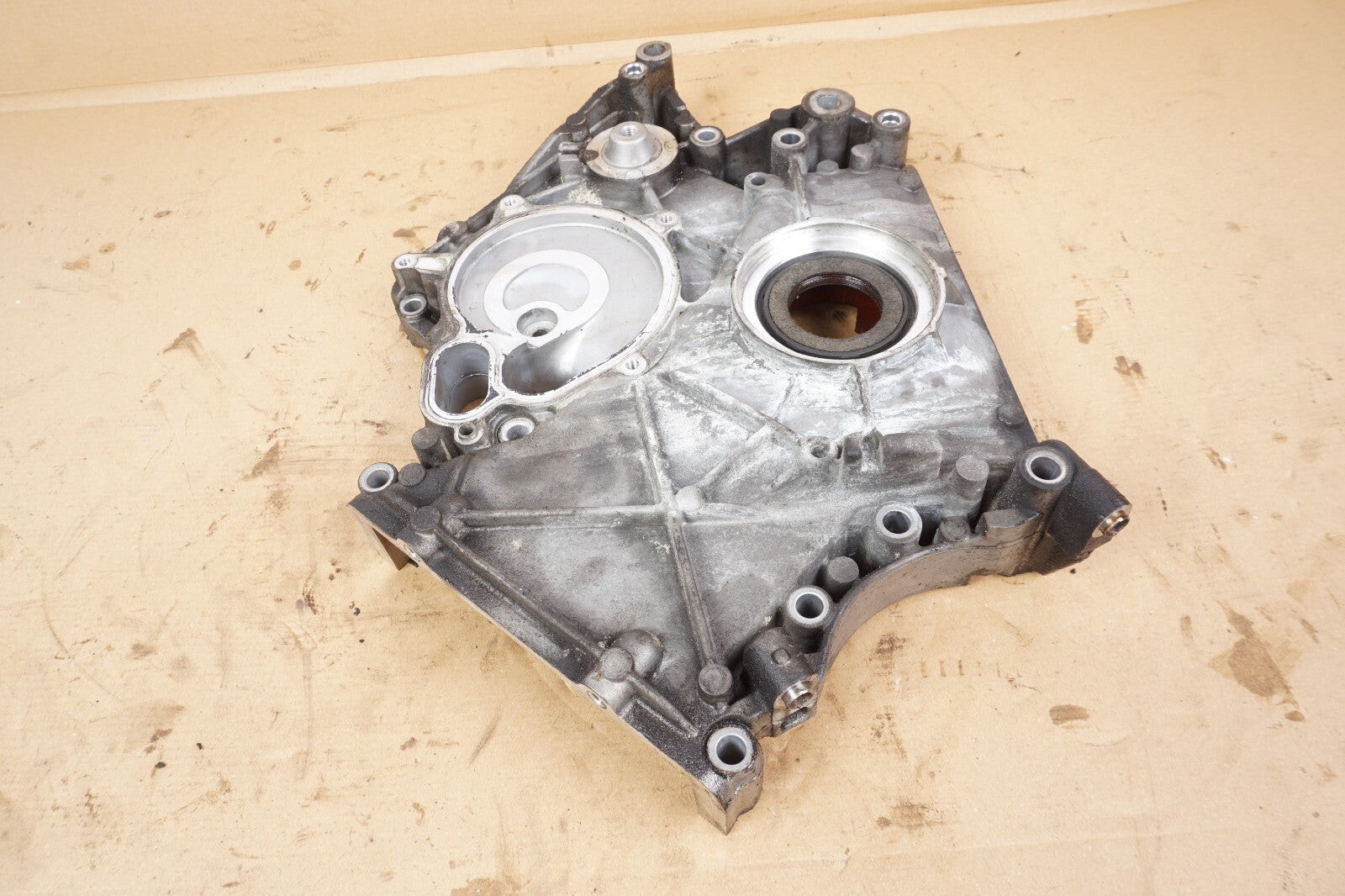 2012 - 2016 BMW 650i 550i 750i 4.4l Lower Engine Timing Cover 7553364 OEM