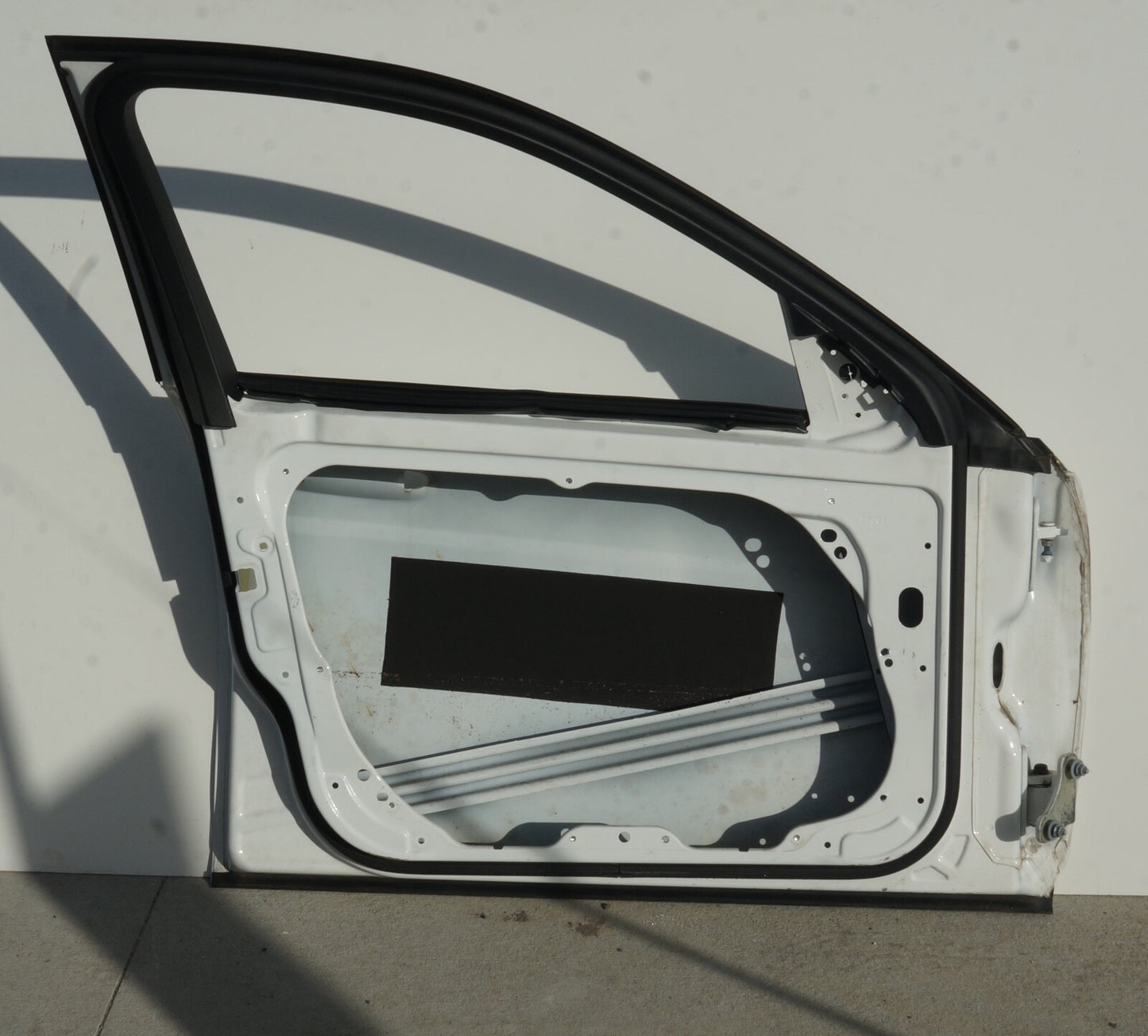 2008 - 2014 MERCEDES-BENZ C300 C250 C350 W204 FRONT LEFT DRIVER DOOR SHELL OEM