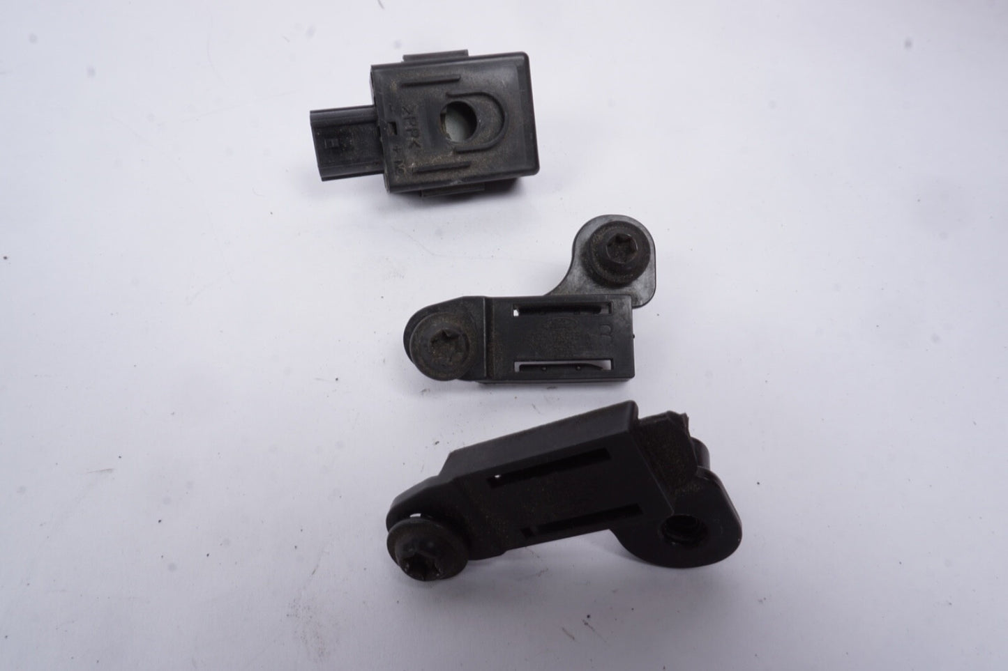 2012 - 2018 FORD FOCUS LEFT RIGHT SIDE FRONT BUMPER BRACKET