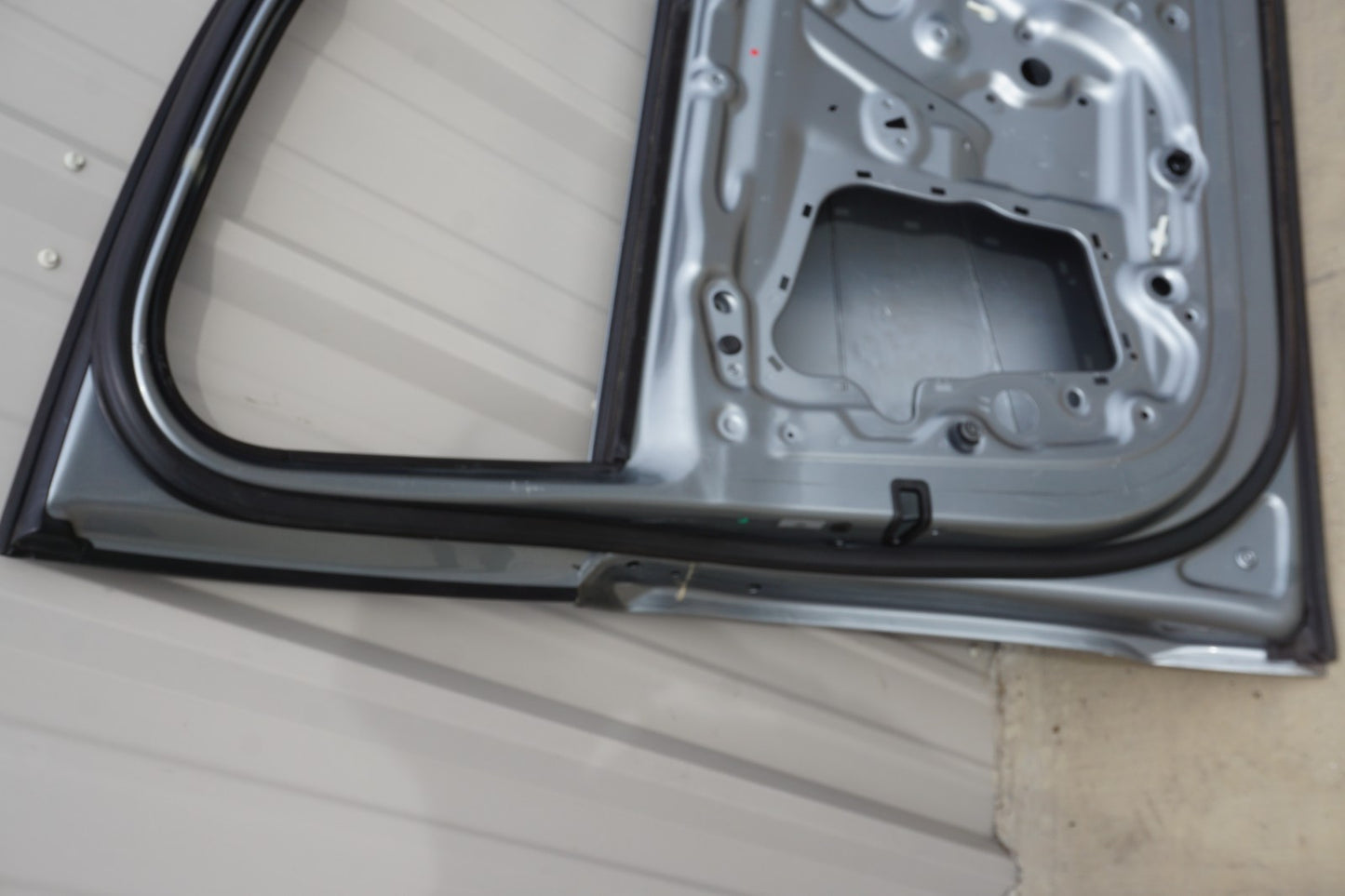 2011 - 2018 Audi A8l Front Left Driver Side Door Shell OEM *Long Base*