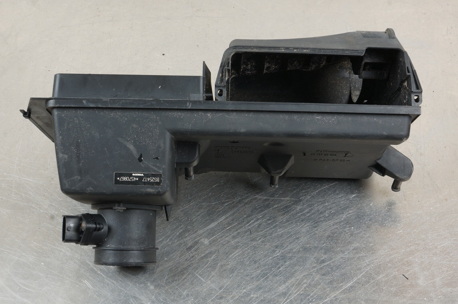 2006-2013 VOLVO C70 AIR CLEANER 08694606