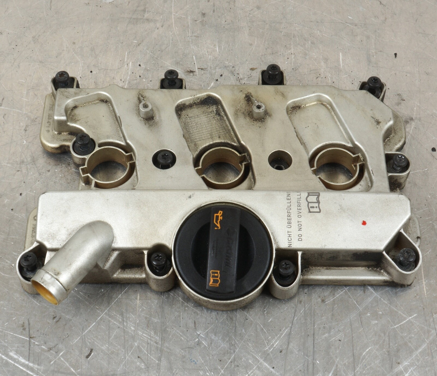 2012-2017 Audi A6 A7 A8 3.0L Engine Left Cylinder Head Valve Cover 06E103471