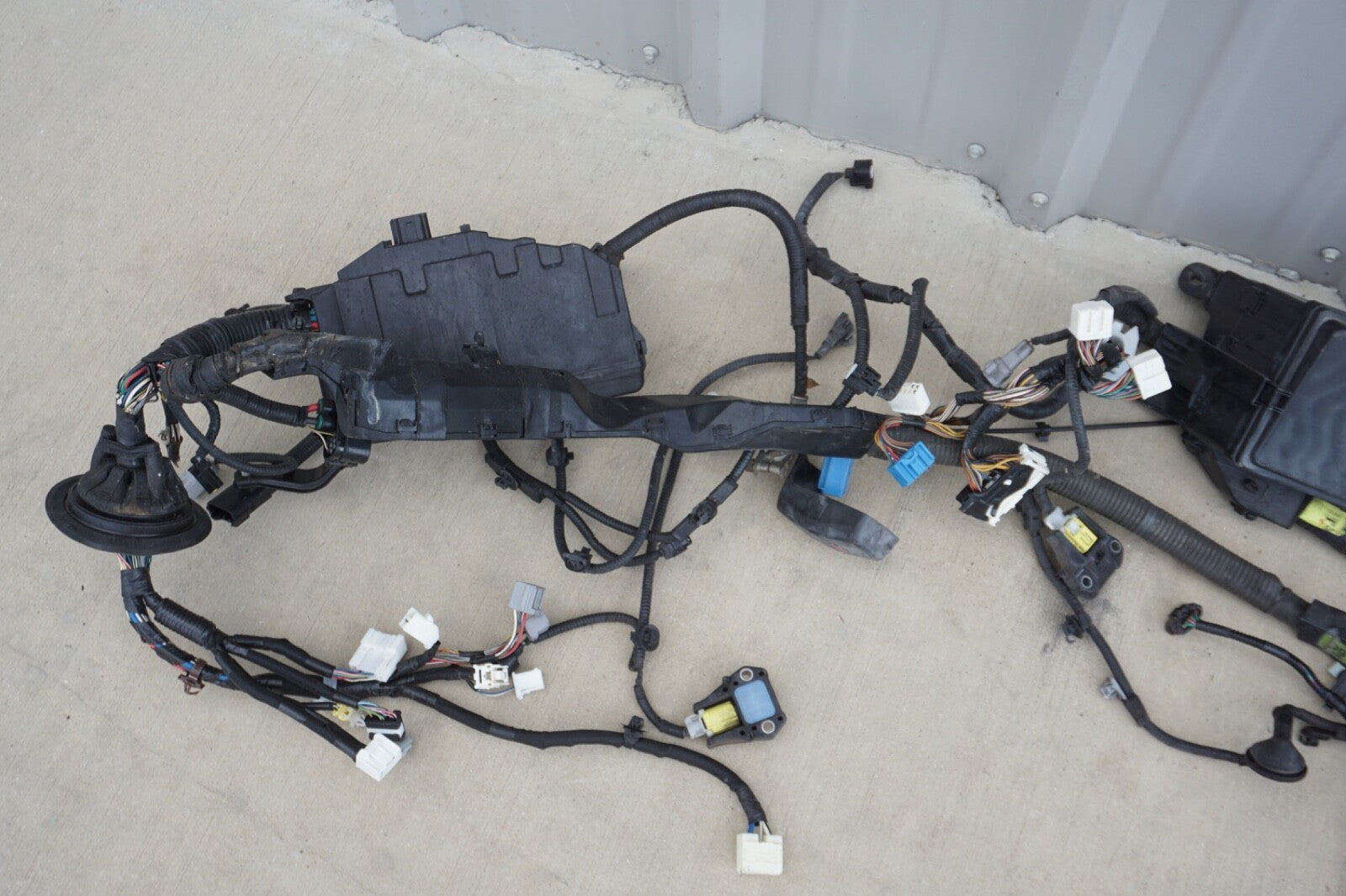 2018 - 2019 HONDA ODYSSEY ENGINE ROOM RIGHT SIDE WIRE WIRING HARNESS & FUSE BOX