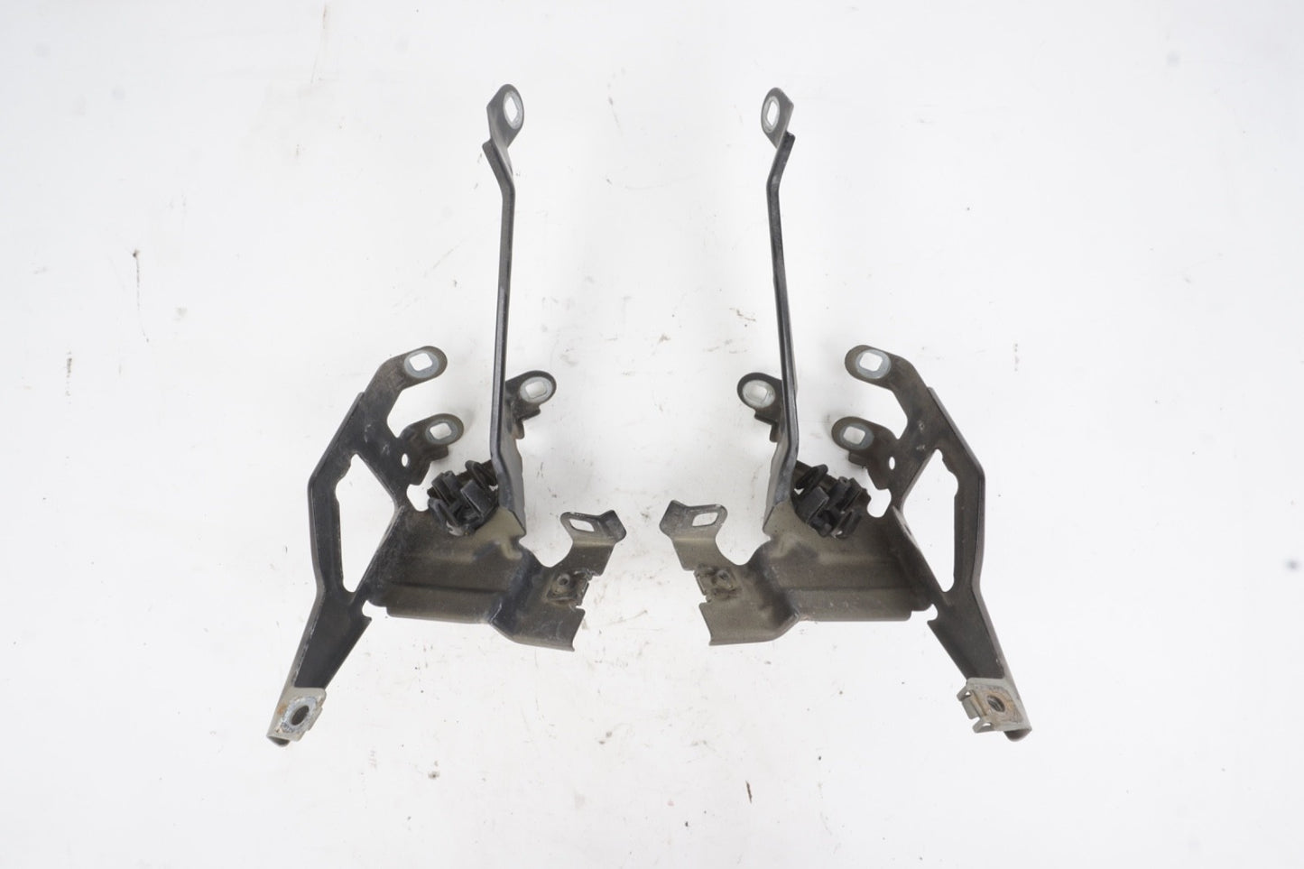2012 - 2018 BMW 650i 640i Front Left And Right Fender Forward Mount Support
