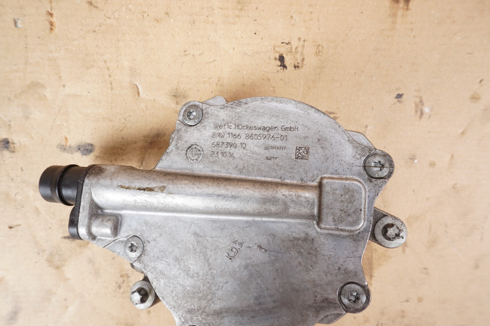 2012 - 2016 BMW 650i 550i 750i 4.4l Vacuum Pump 8605976 OEM
