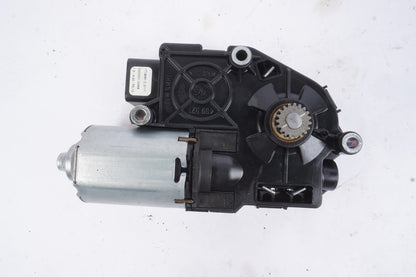 07-13 Mercedes W221 S63 AMG S550 S400 Sunroof Sun Roof Motor 2218204742 OEM