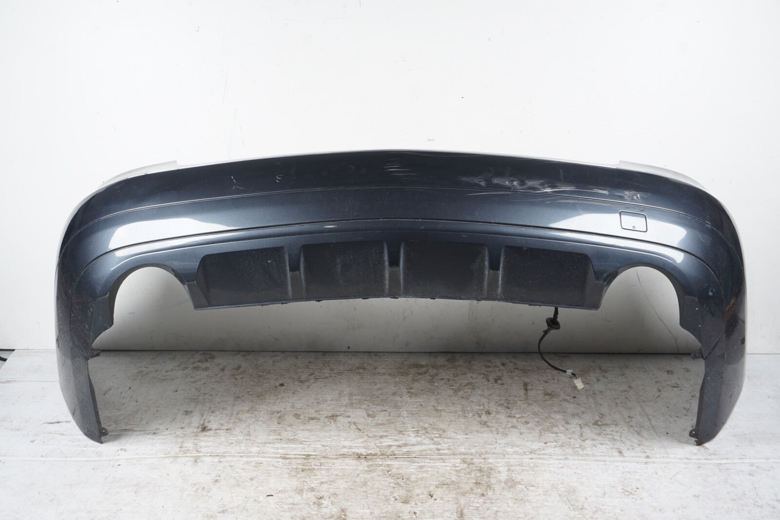 2009 2010 2011 2012 2013 MERCEDES E 350 CONVERTIBLE  COUPE REAR BUMPER COVER OEM