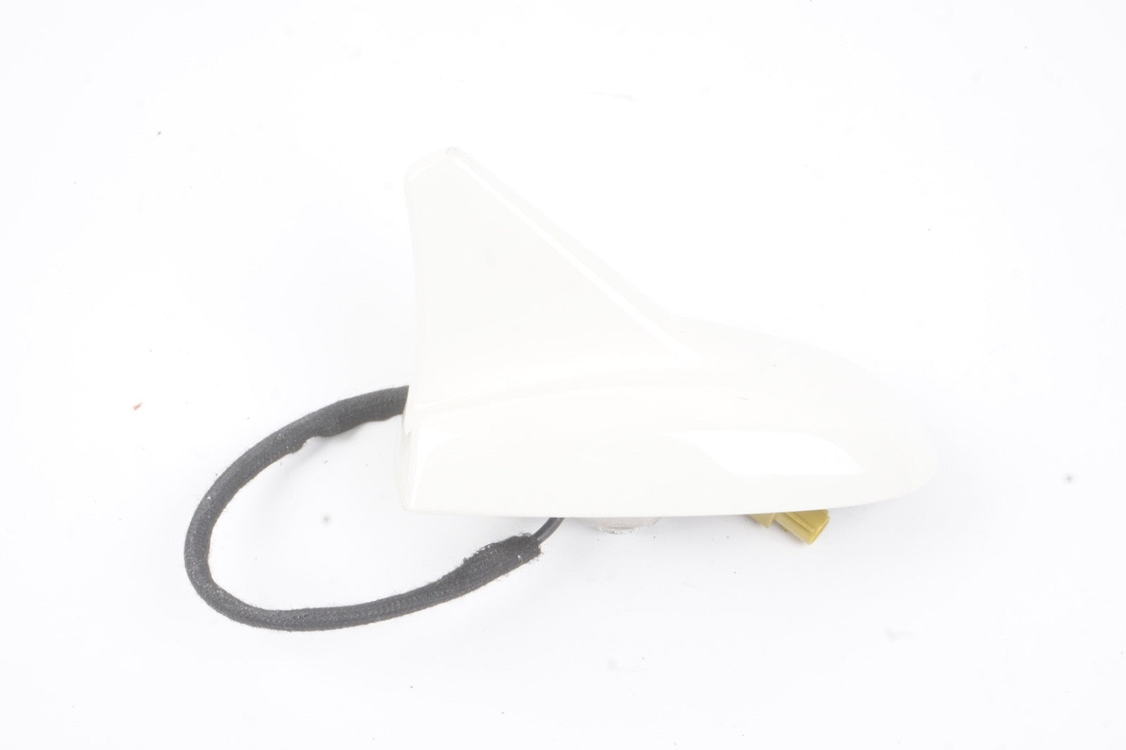 2014 - 2016 Maserati Ghibli Quattroporte Rear Roof Radio Antenna Shark Fin