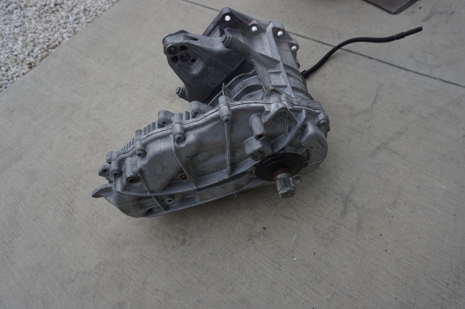 11-18 Porsche Cayenne 958 4.8l Transfer Case 958341042D   OEM
