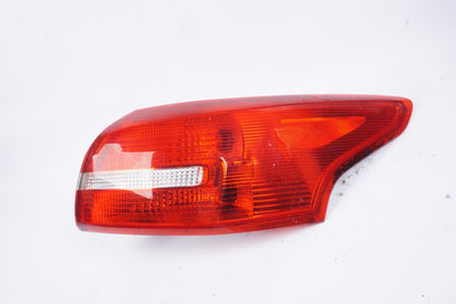2015 - 2018 FORD FOCUS REAR RIGHT PASSENGER TAIL LIGHT LAMP OEM ! SEDAN ONLY !