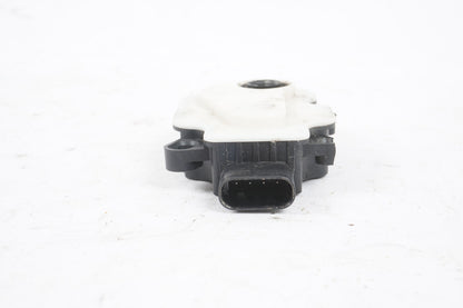 2013-17 Ford Focus Shutter Motor 6466R420 OEM