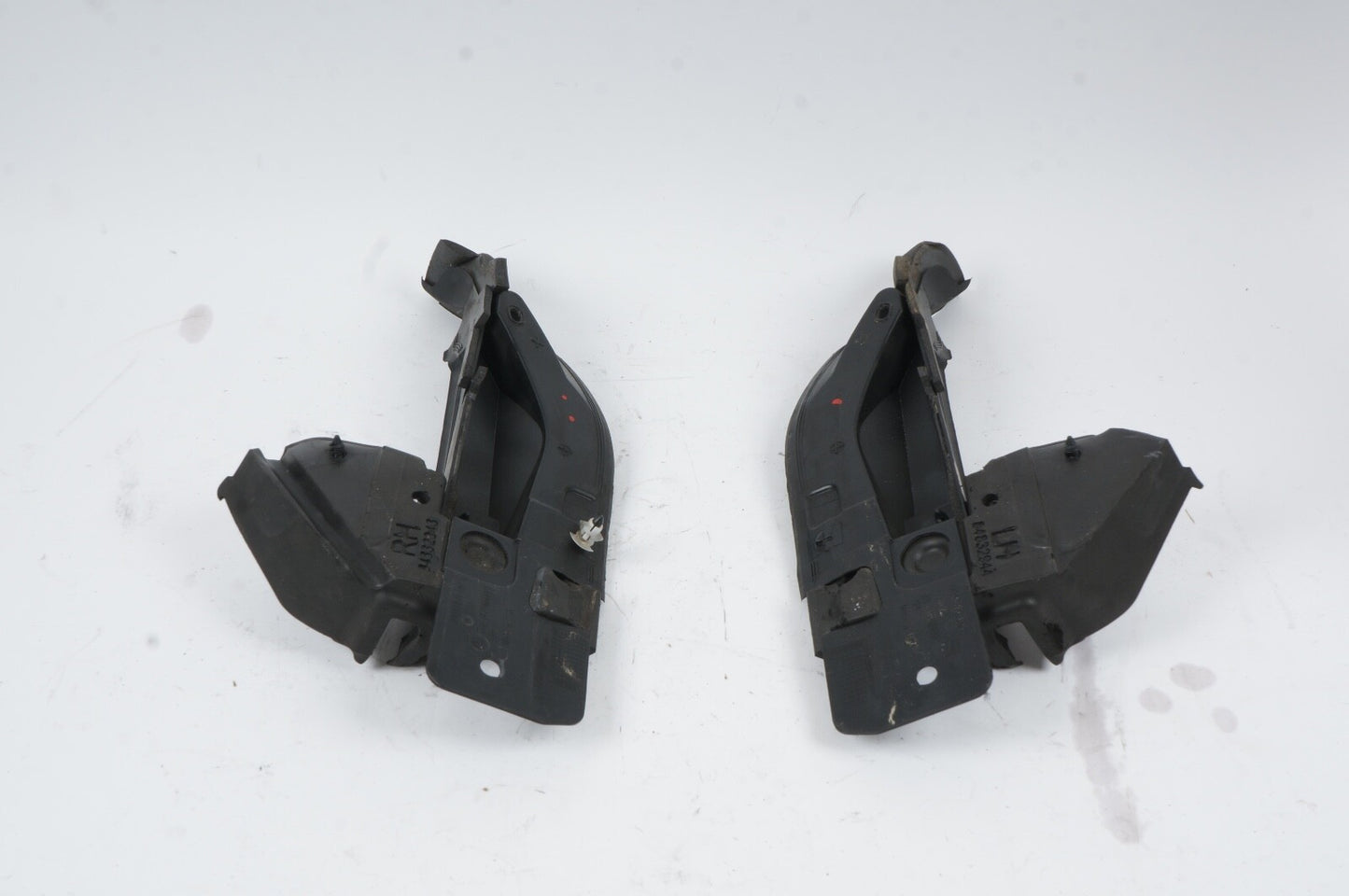 2020-2023 CADILLAC CT4 RIGHT LEFT HOOD REARWARD OUTER ABSORBER AIR INLET SEAL