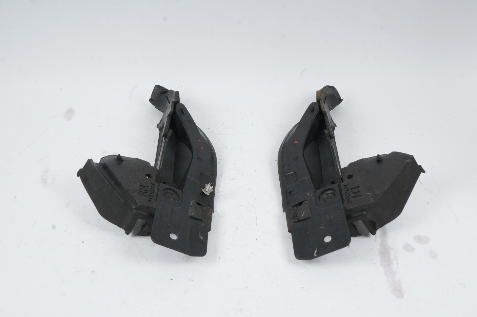 2020-2023 CADILLAC CT4 RIGHT LEFT HOOD REARWARD OUTER ABSORBER AIR INLET SEAL