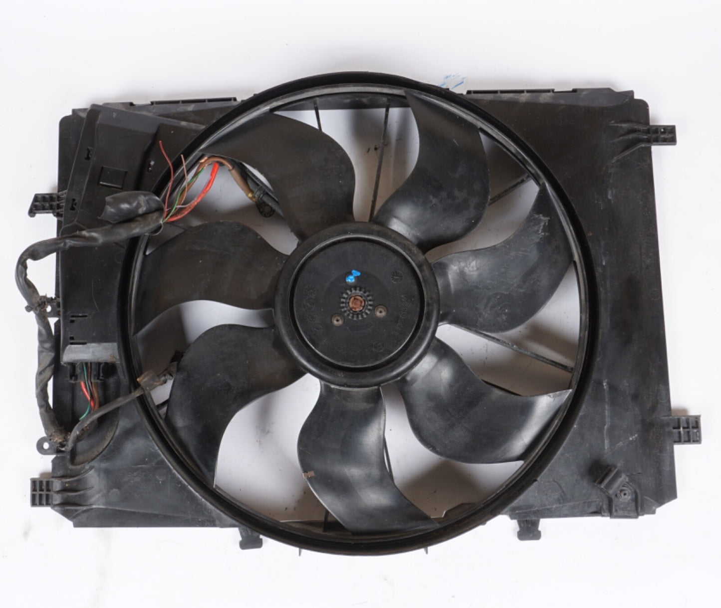 08-20 Mercedes W204 C250 C300 SLK250 Engine Radiator Cooling Fan Motor Assembly