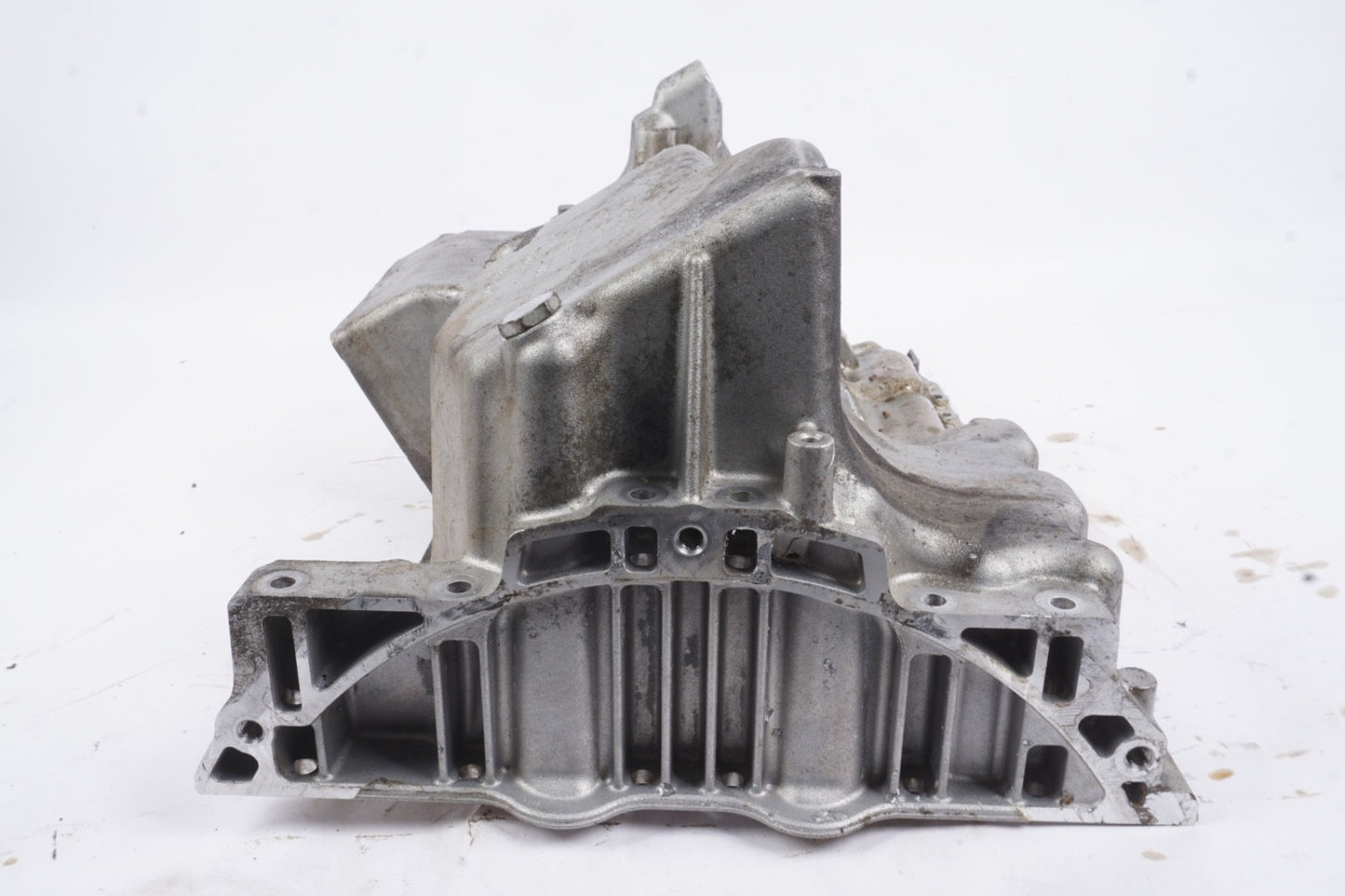 2013 - 2017 BMW X3 F25 2.0 L ENGINE OIL PAN OEM