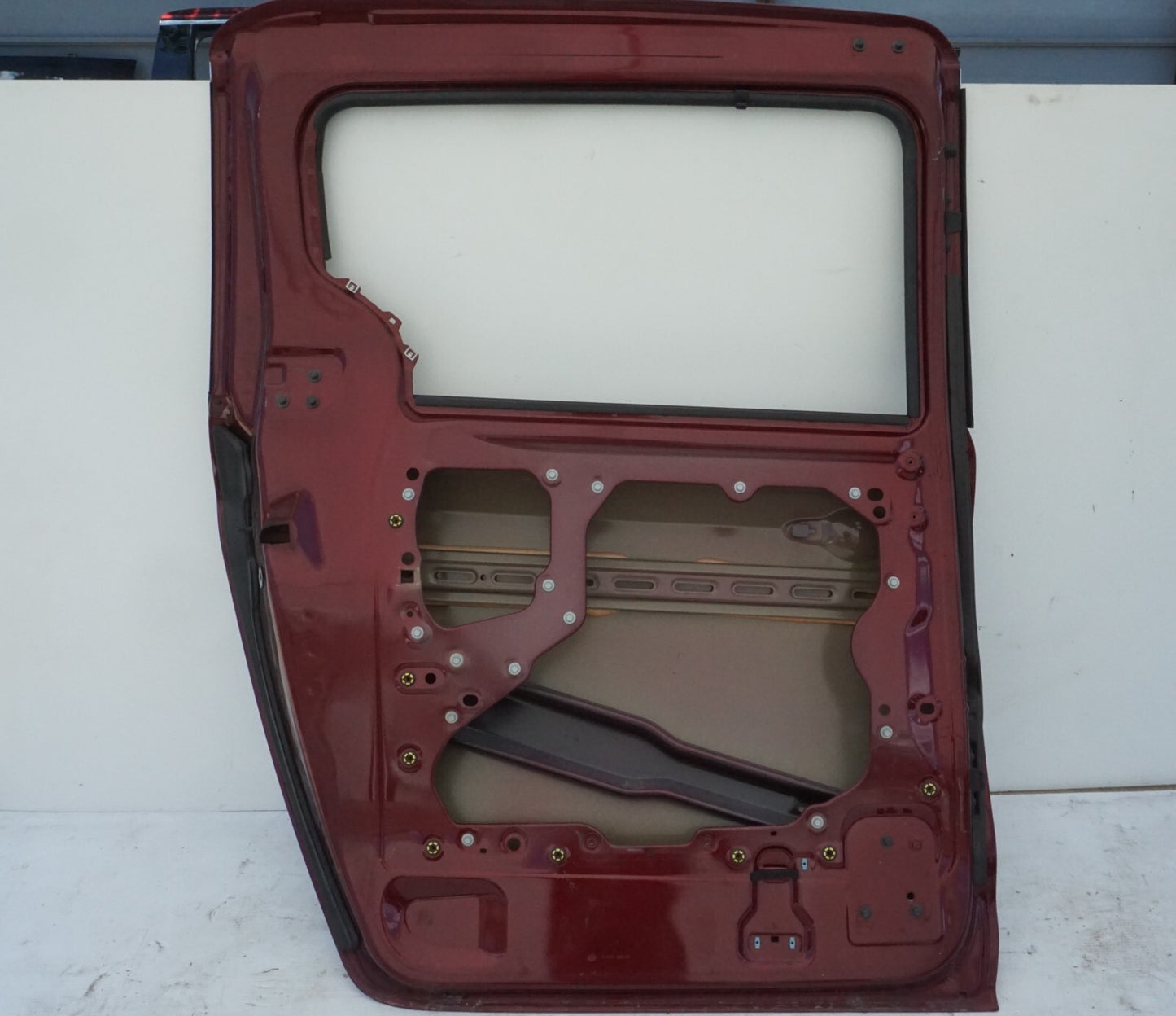 17-22 CHRYSLER PACIFICA REAR LEFT DRIVER SIDE SLIDING DOOR SHELL OEM