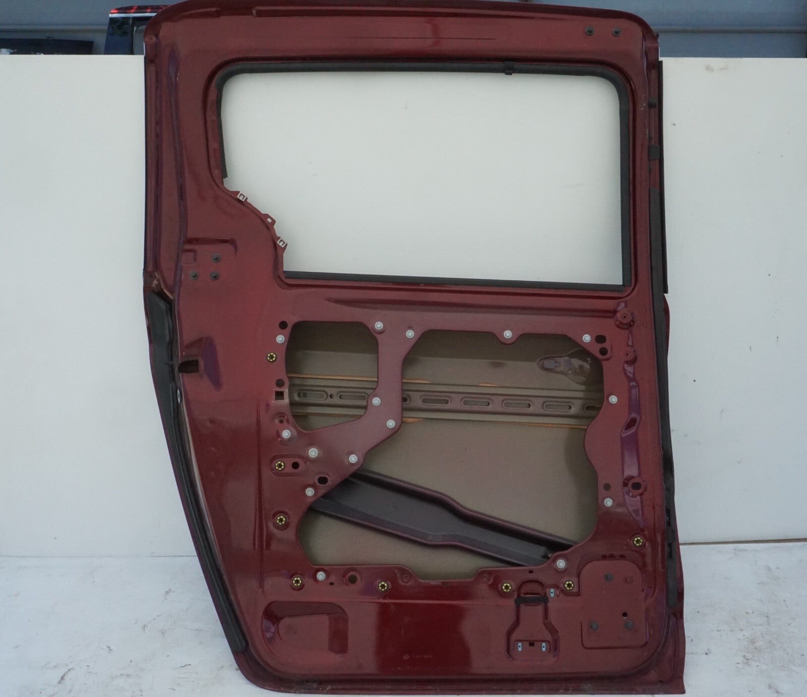 17-22 CHRYSLER PACIFICA REAR LEFT DRIVER SIDE SLIDING DOOR SHELL OEM