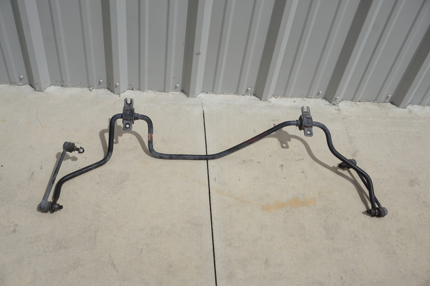 2017 - 2024 NISSAN TITAN REAR STABILIZER SWAY BAR W/ LINK OEM