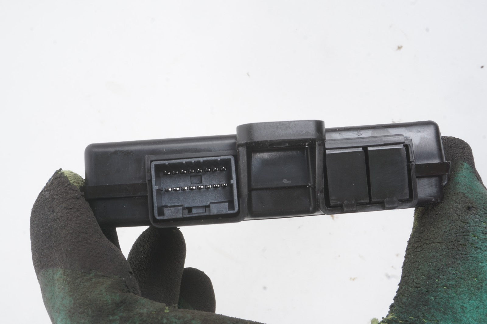 15-23 Jeep Renegade TPMS Tire Pressure Monitor Module 52083833 OEM
