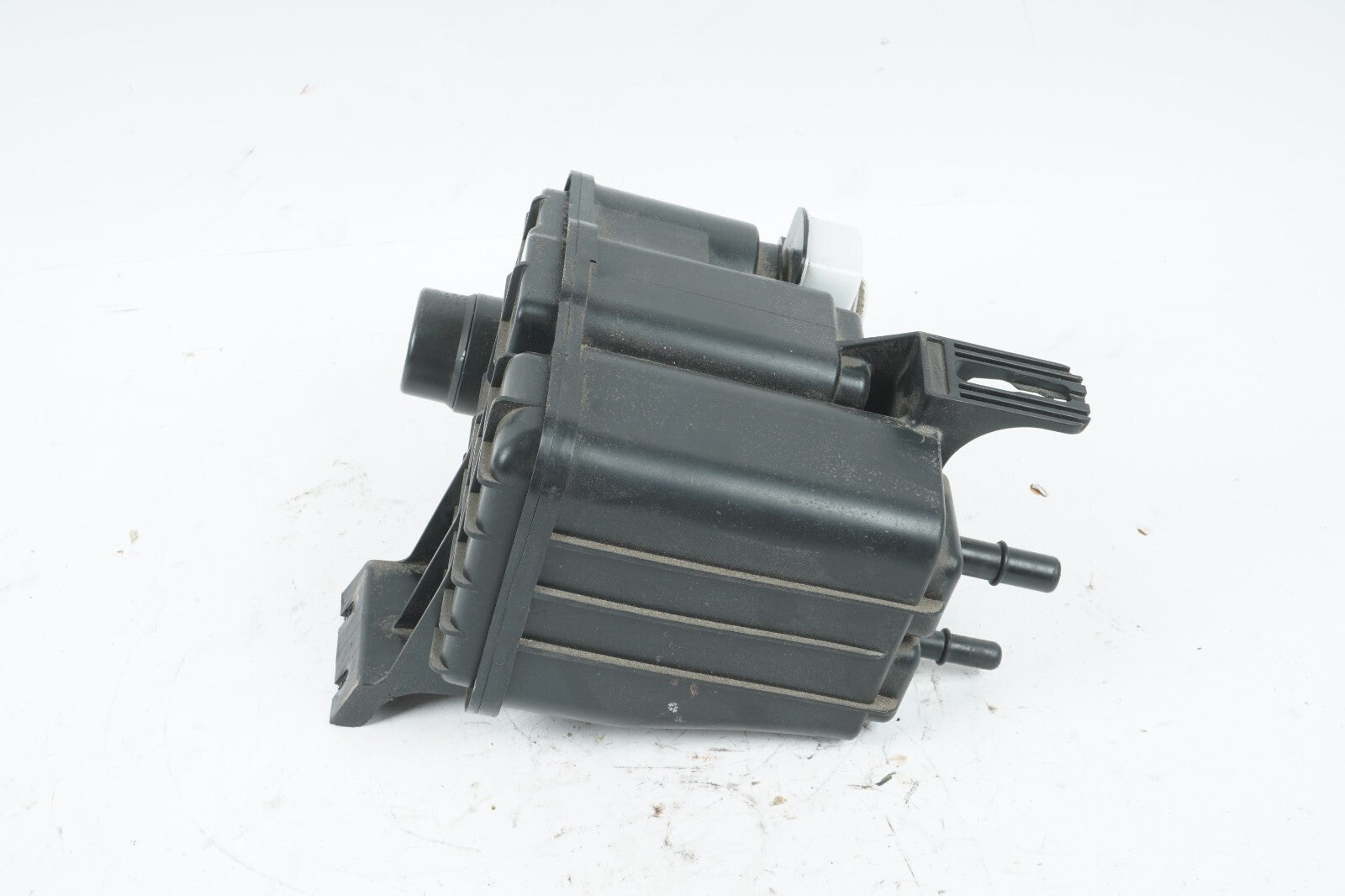 2017 - 2020 CHRYSLER PACIFICA FUEL VAPOR CHARCOAL CANISTER 52030368AF OEM