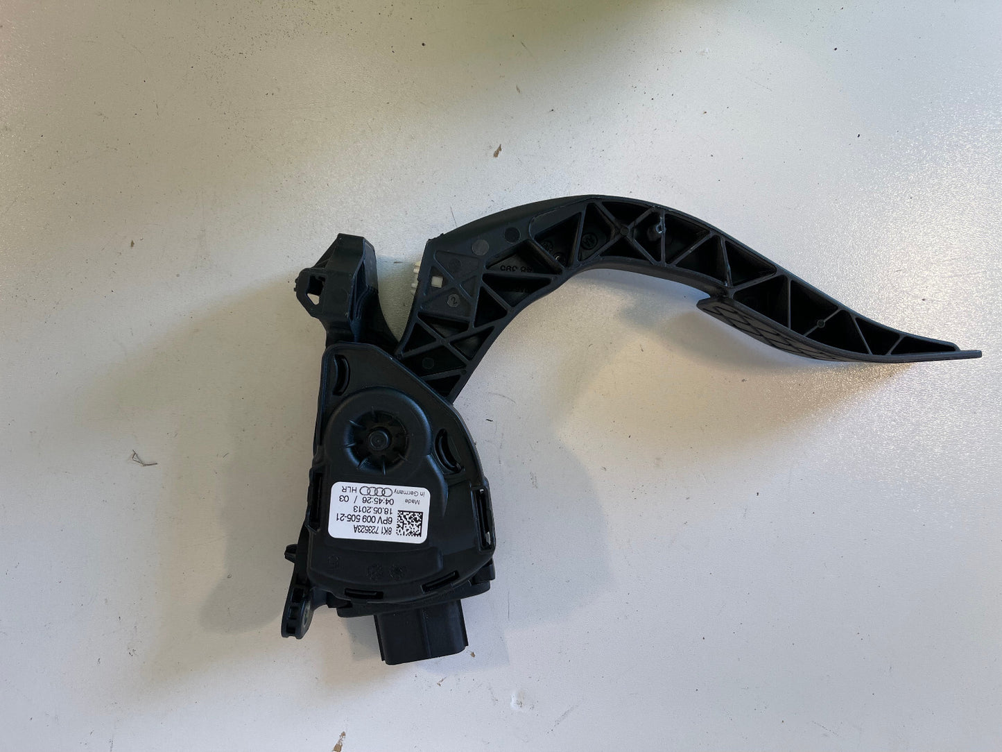 12 - 18 AUDI C7 A6 A7 A8 GAS ACCELERATION PEDAL 8K1723523A OEM