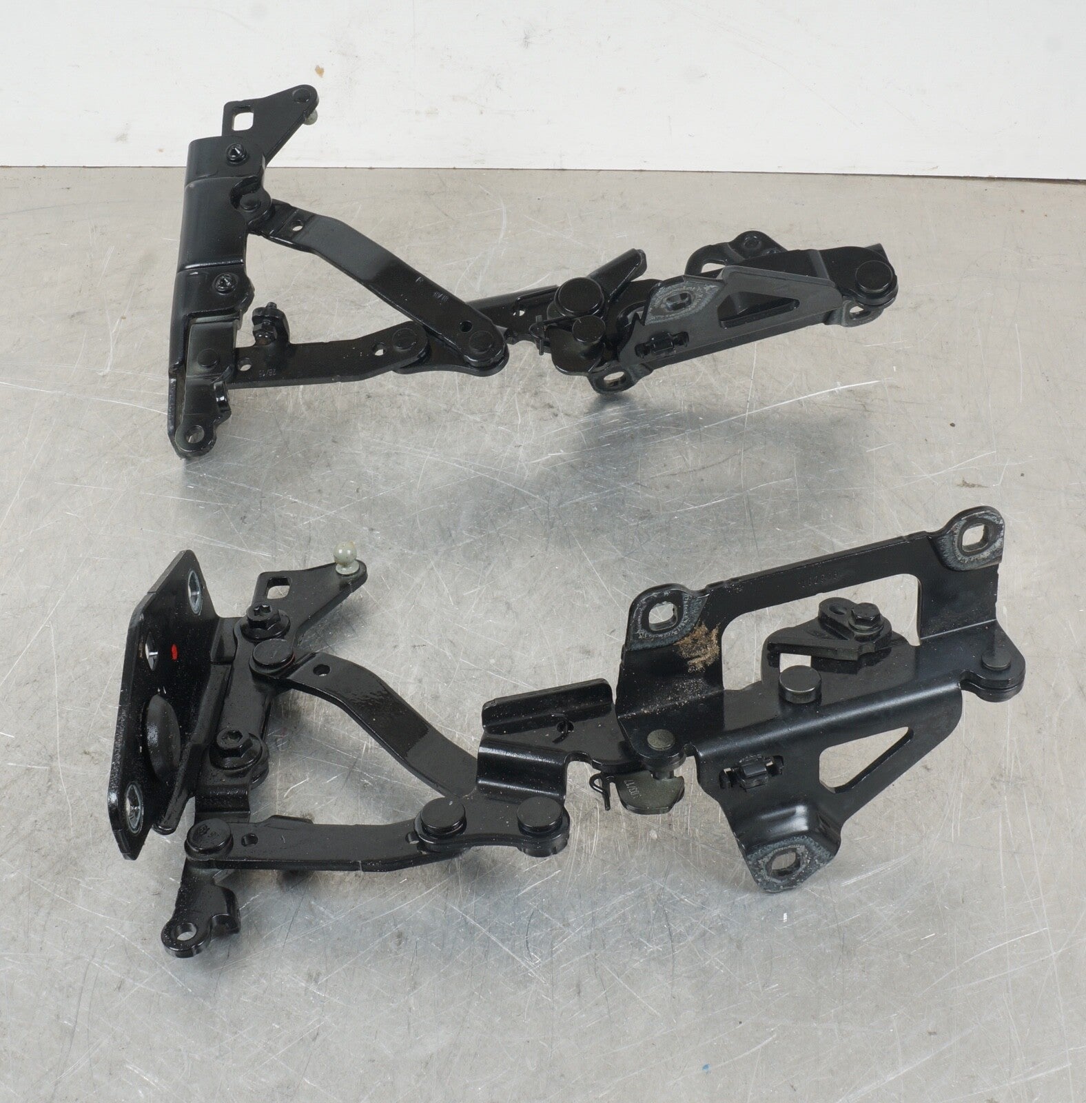 2013-2020 MERCEDES SL CLASS R231 - FRONT HOOD LEFT & RIGHT HINGES PAIR BLACK OEM