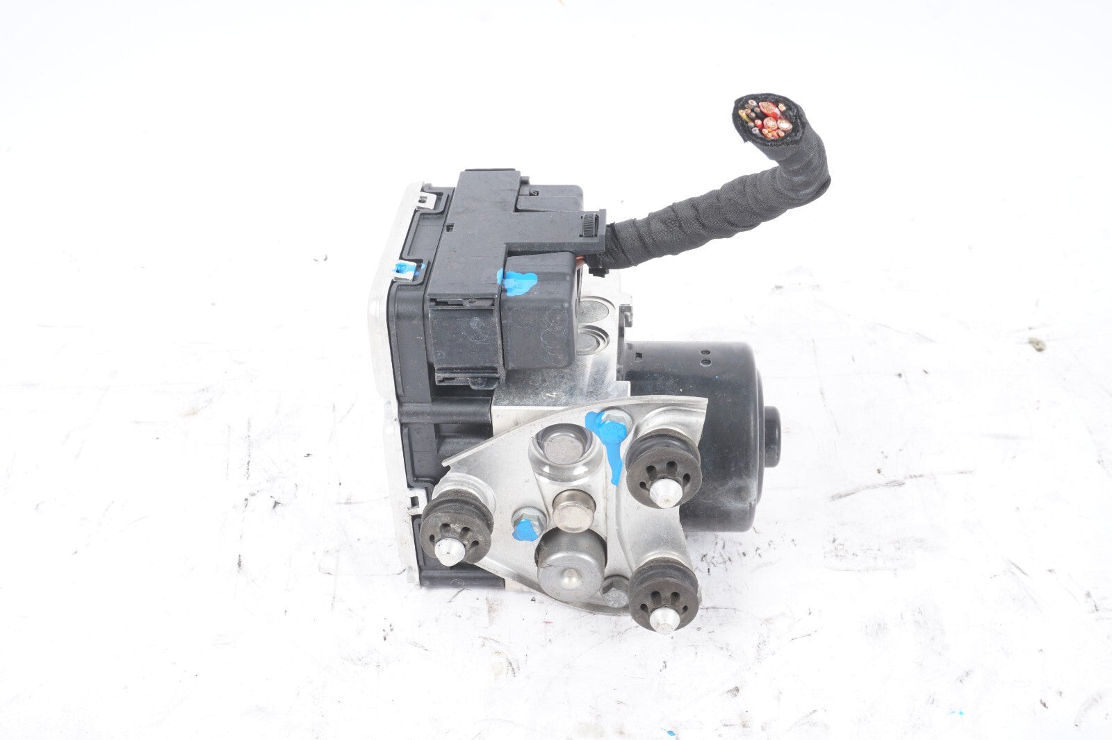 11-12 Porsche Cayenne 958 4.8l ABS Anti Lock Brake Pump 7P0614517G OEM