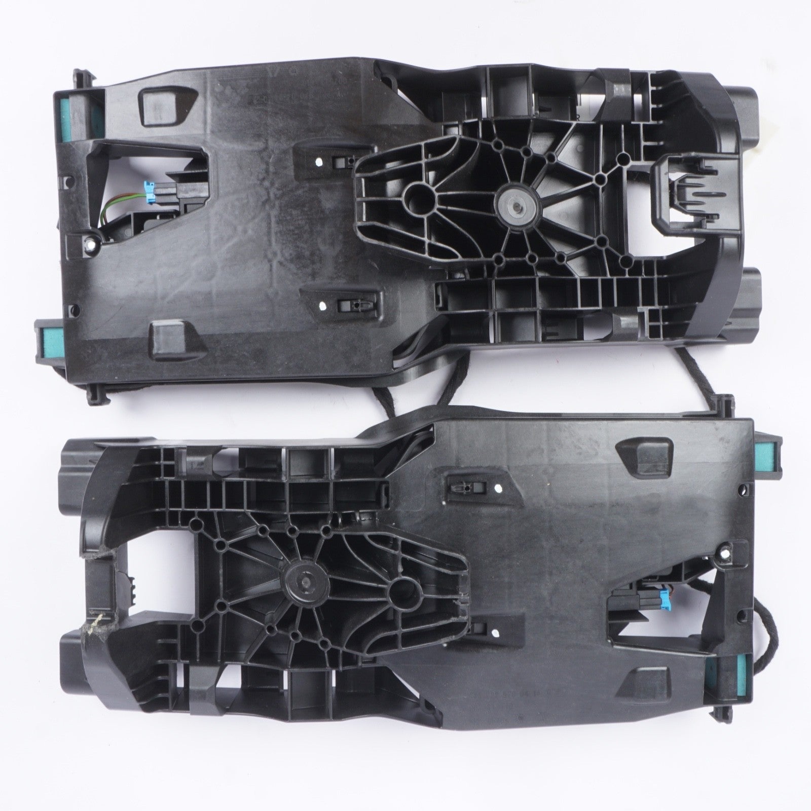 2014-2022 W222 MERCEDES S-CLASS REAR HEADREST ADJUSTER RESTRAINT MOTOR & BRACKET
