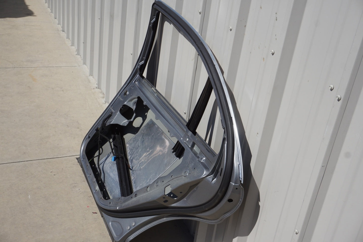 07 - 13 MERCEDES-BENZ S550 W221 REAR RIGHT PASSENGER SIDE DOOR SHELL OEM