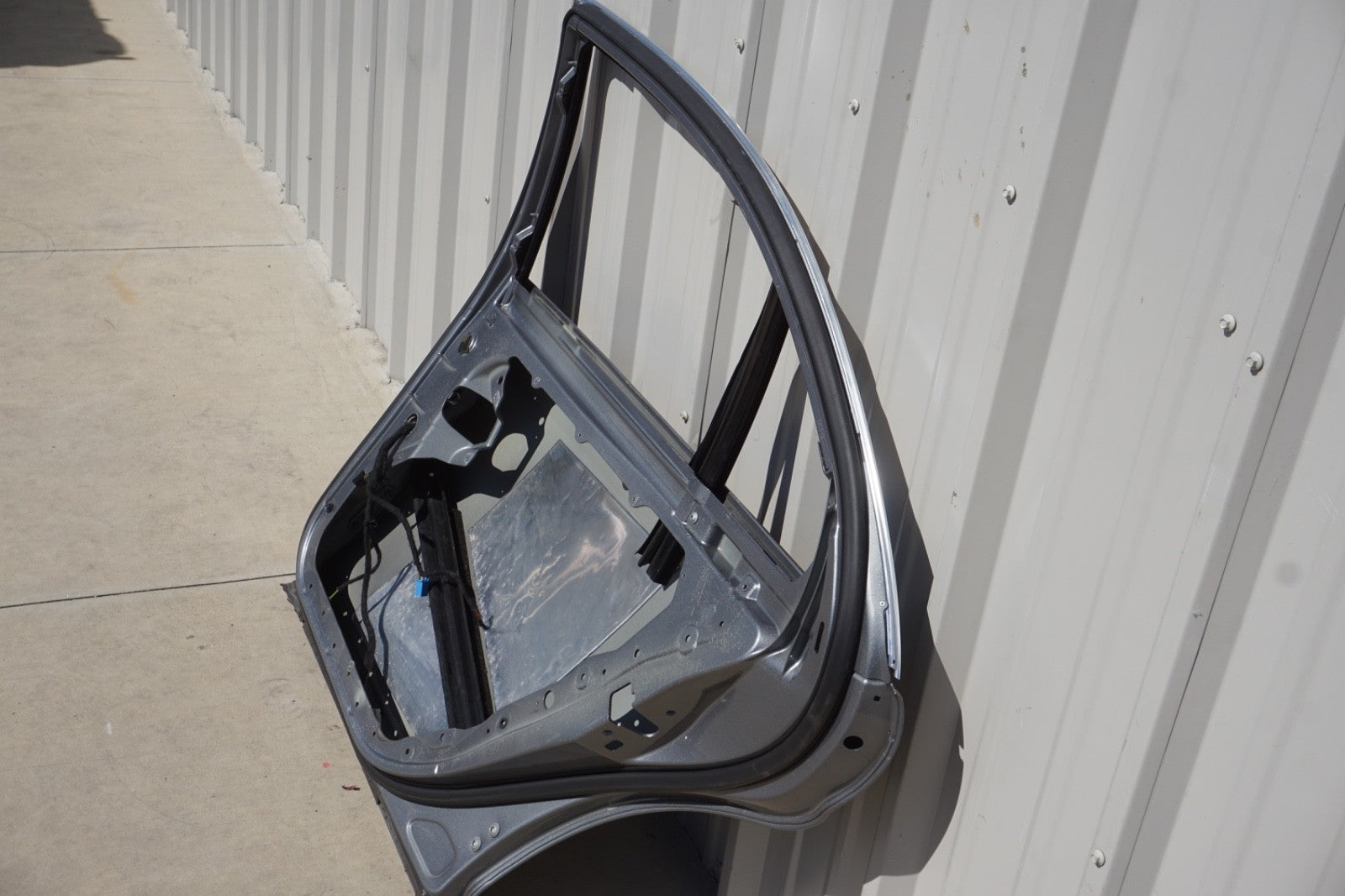 07 - 13 MERCEDES-BENZ S550 W221 REAR RIGHT PASSENGER SIDE DOOR SHELL OEM