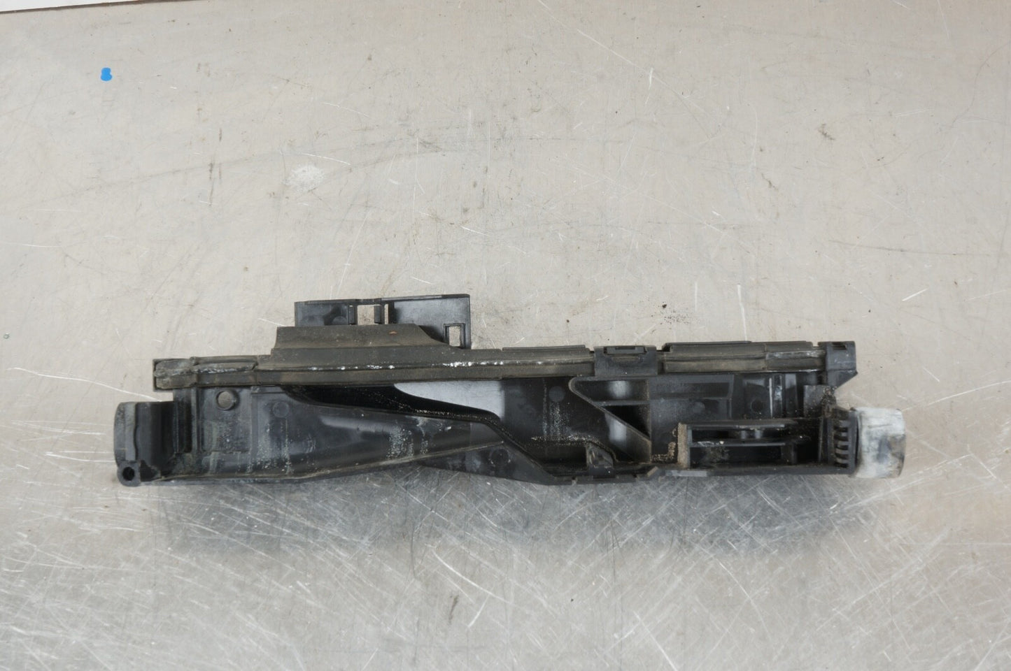 03-06 BMW X3 E83 SUV 3.0L LEFT SIDE RADIATOR MOUNT  BRACKET CARRIER OEM 7530252