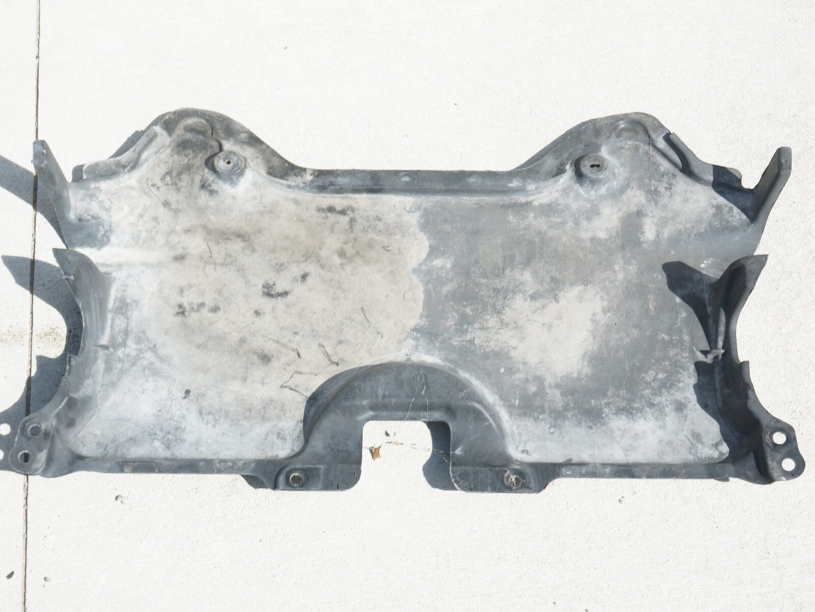 2008 - 2014 MERCEDES C200 C250 C300 C350 Engine Center Middle Lower Mud Flap