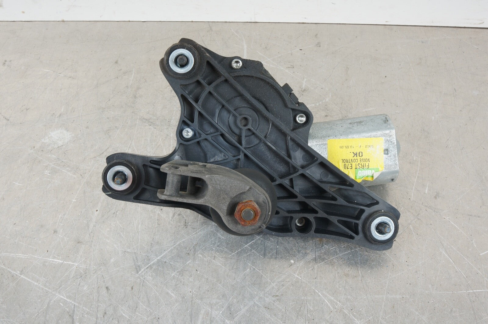 2007 - 2013 BMW E70 X5 GENUINE REAR WINDOW WINDSHIELD WIPER MOTOR 6942165-06 OEM