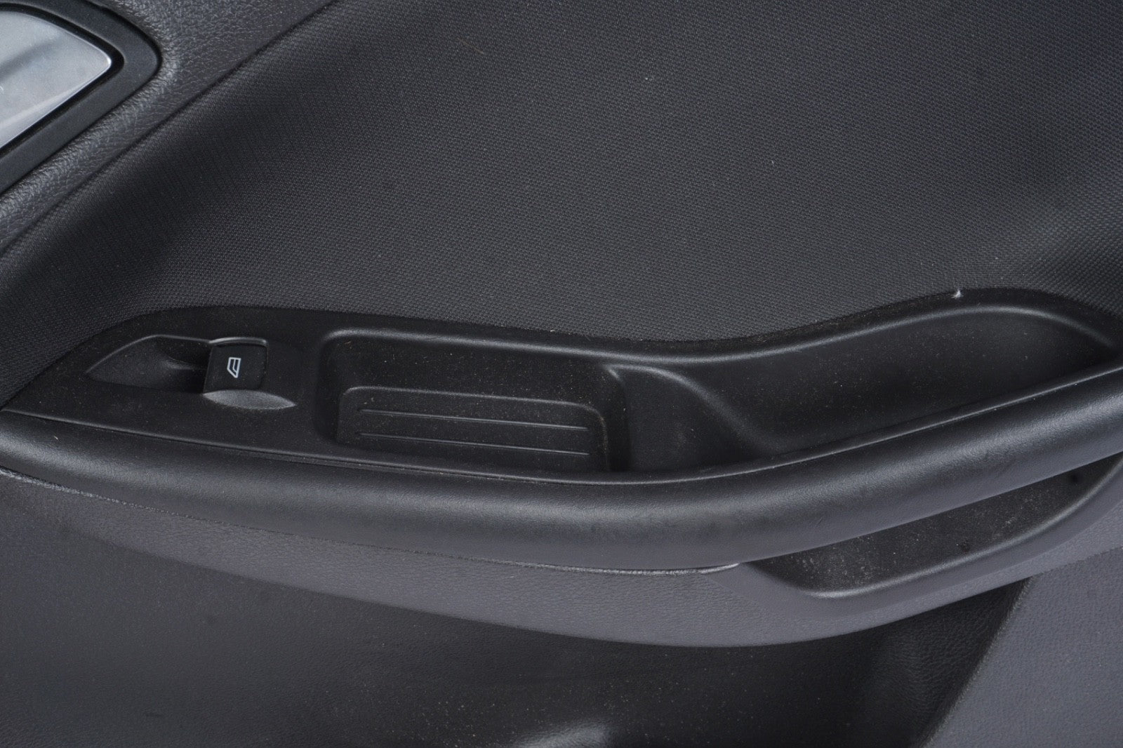 2015 - 2018 FORD FOCUS FRONT RIGHT PASSENGER SIDE DOOR TRIM PANEL OEM BLACK