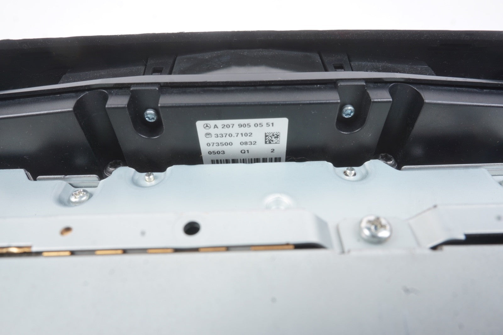 2010 - 2011 Mercedes W212 E350 E550 E63 AMG Command Head Unit CD Changer Radio