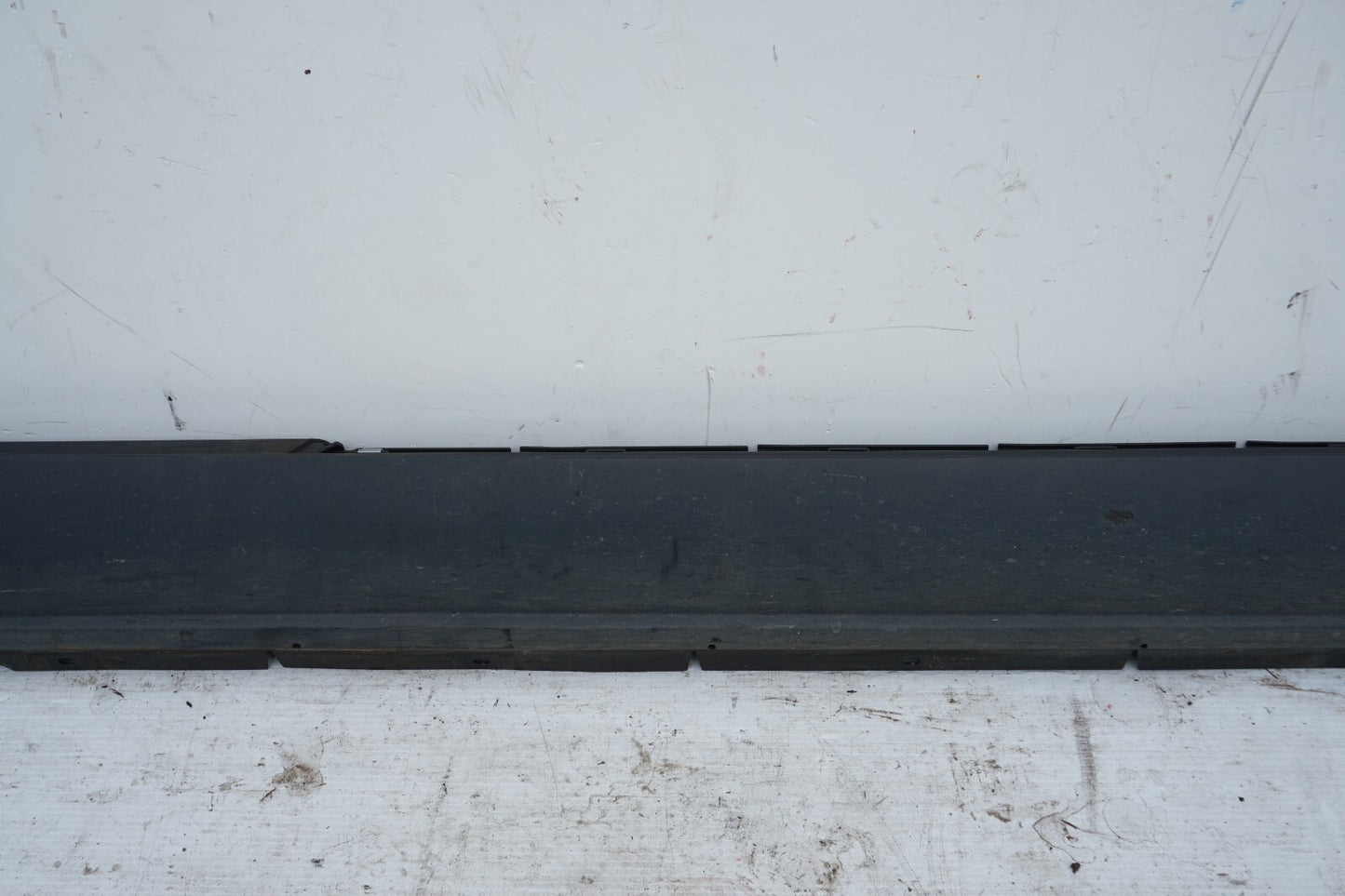 11-18 Porsche Cayenne 958 Right Side Skirt Molding Rocker Panel Cover  OEM