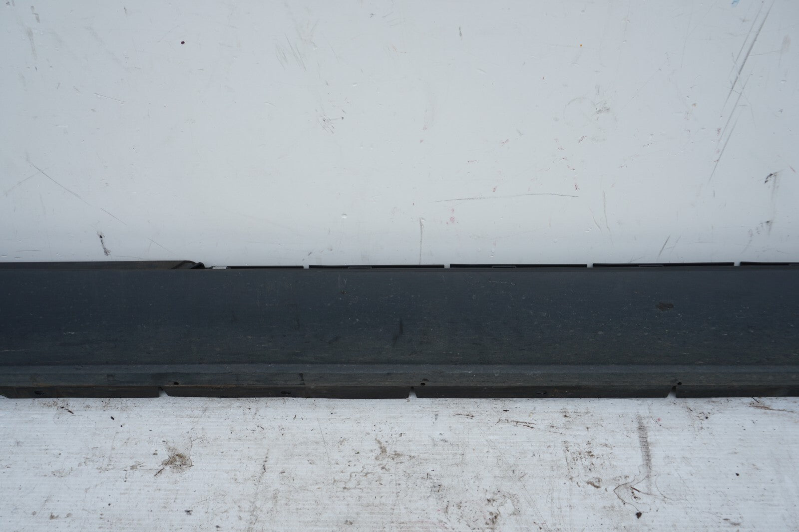 11-18 Porsche Cayenne 958 Right Side Skirt Molding Rocker Panel Cover  OEM