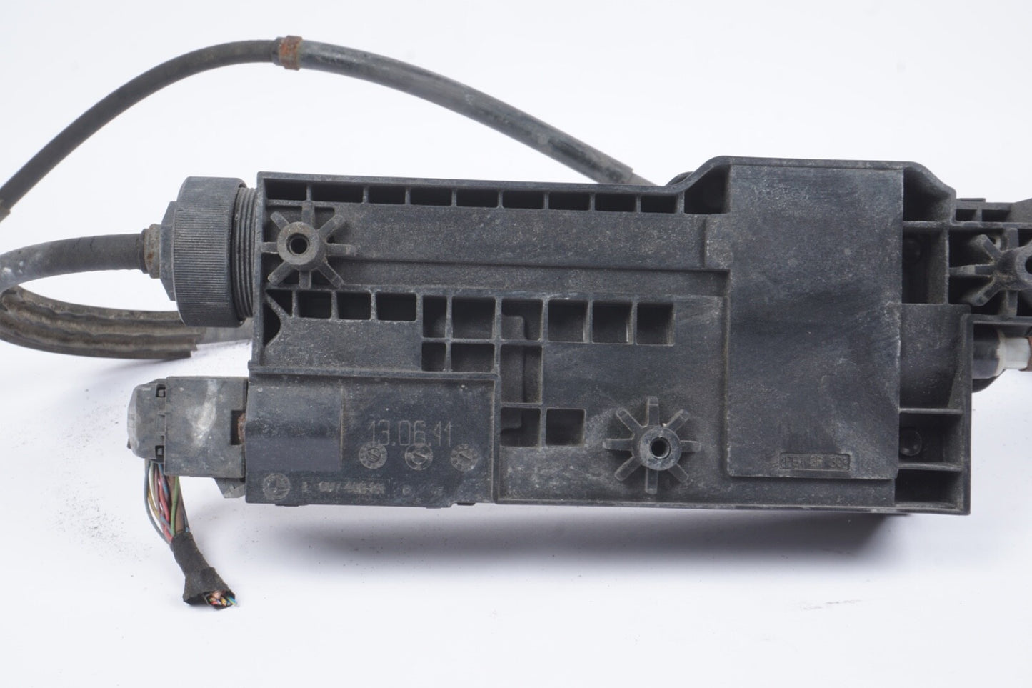 09-14 BMW 740I 750LI 760 F01 F02 ELECTRIC PARKING BRAKE ACTUATOR MODULE OEM 