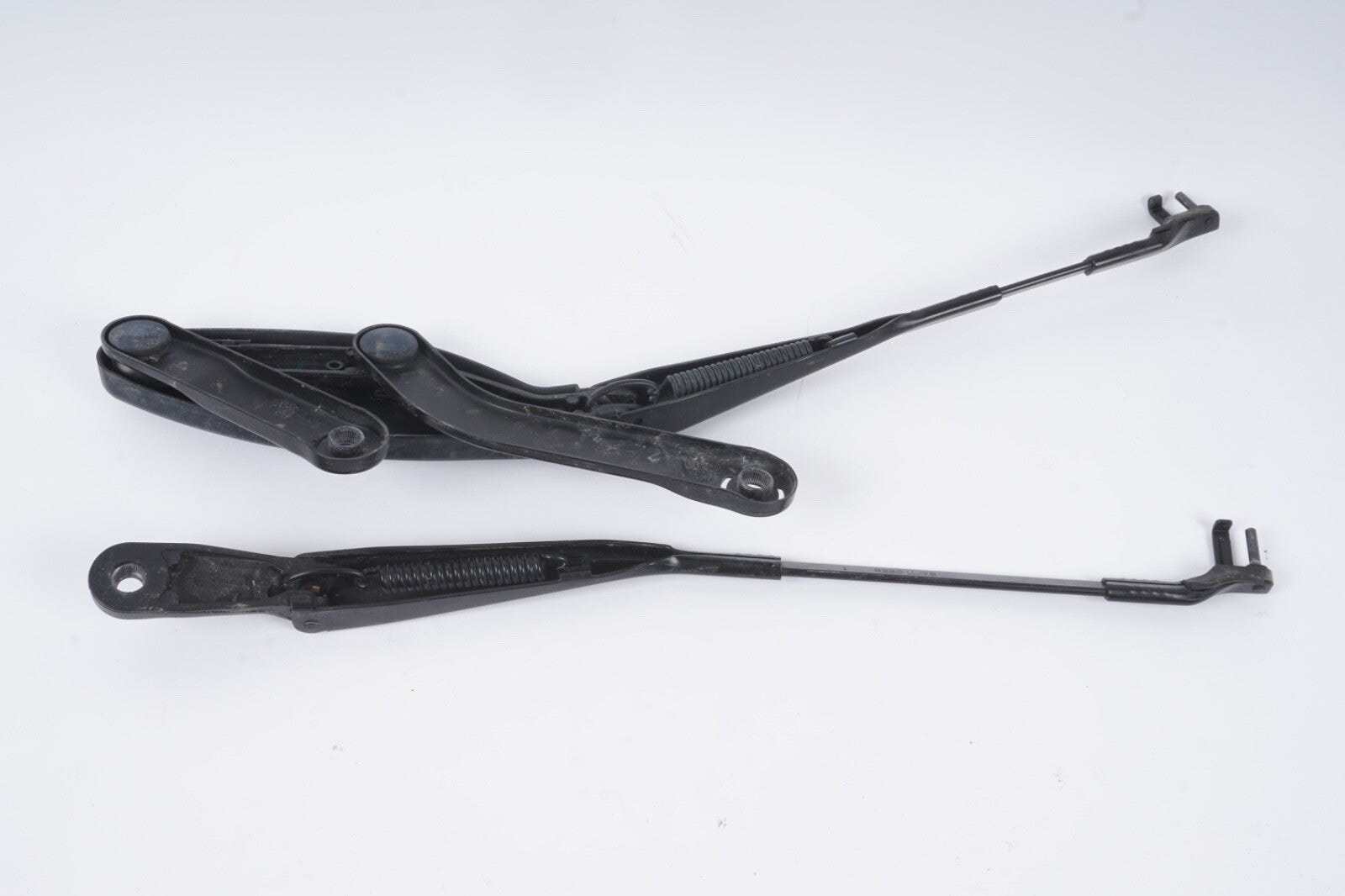 2003-2012 MERCEDES R230 SL SL500 SL550 SL600 FRONT WINDSHIELD WIPER ARMS PAIR 