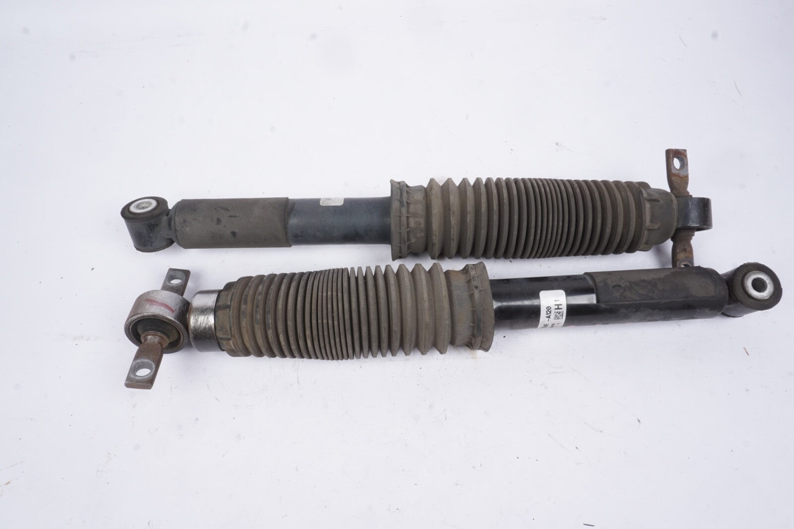 2018 - 2025 HONDA ODYSSEY REAR LEFT & RIGHT SUSPENSION SHOCK ABSORBER OEM