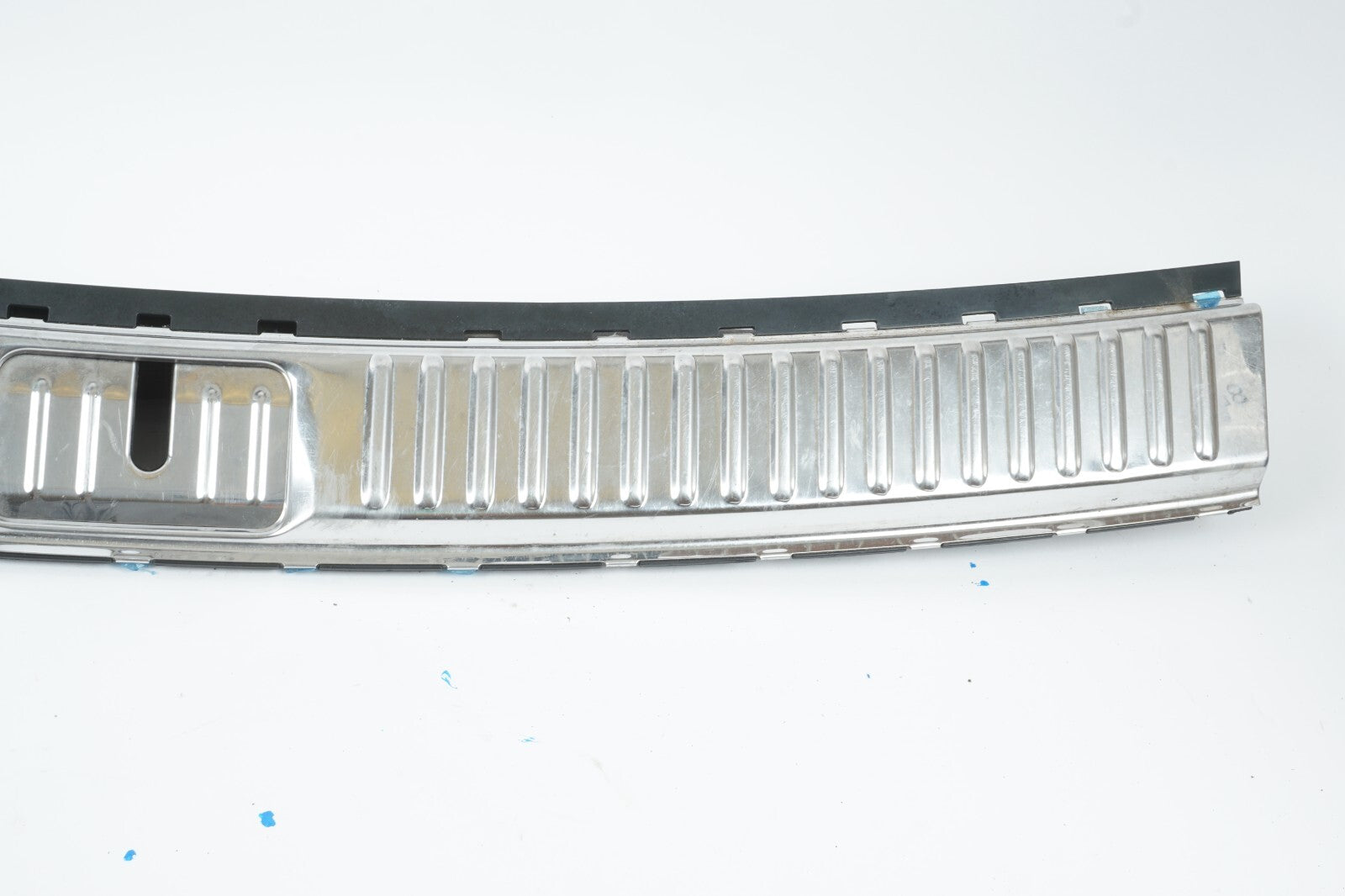 2011-2014 PORSCHE CAYENNE TRUNK LATCH TRIM PANEL 7P0863459F OEM