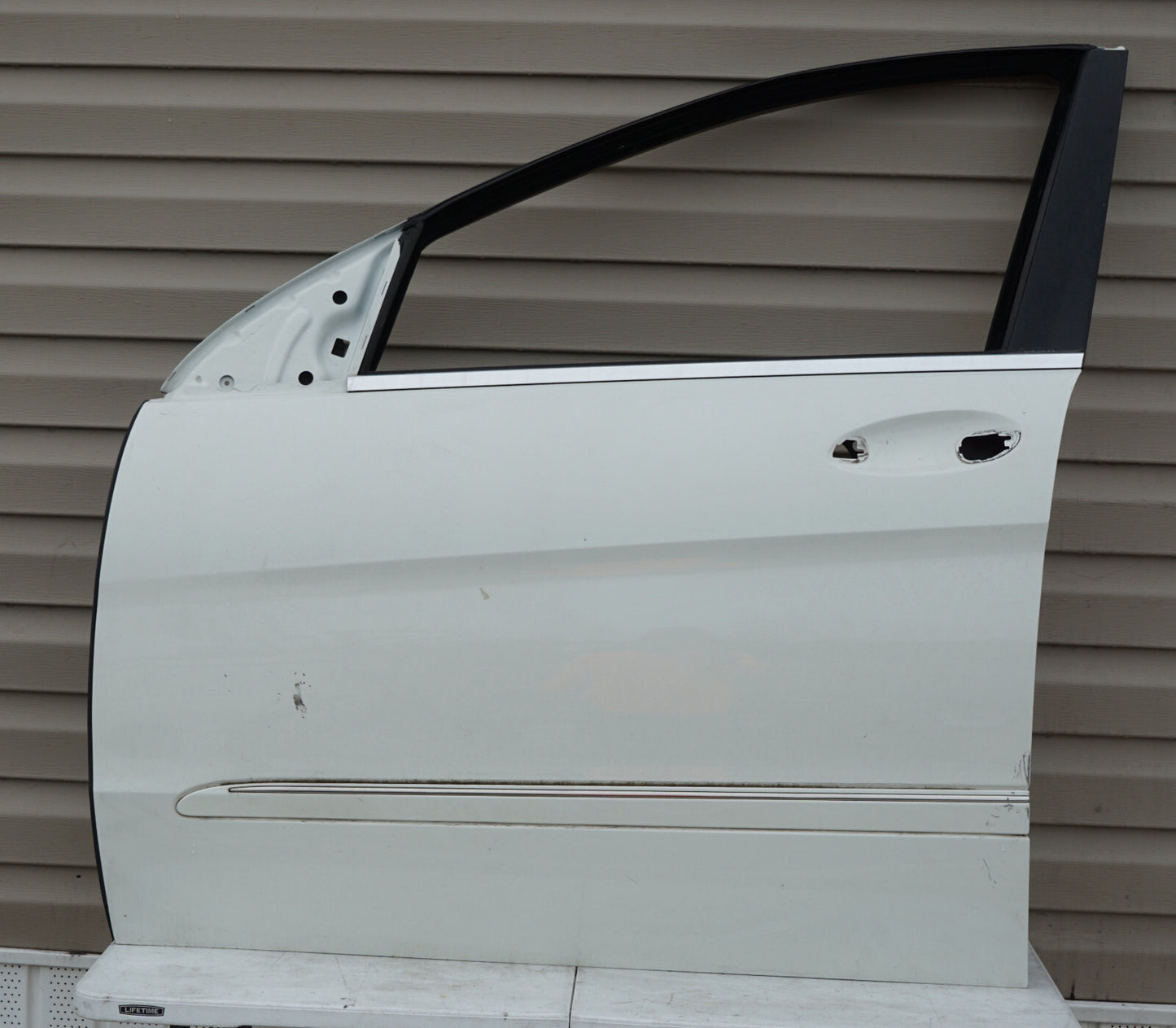 2006 - 2010 MERCEDES BENZ R350 R500 W251 FRONT LEFT DRIVER SIDE DOOR SHELL OEM