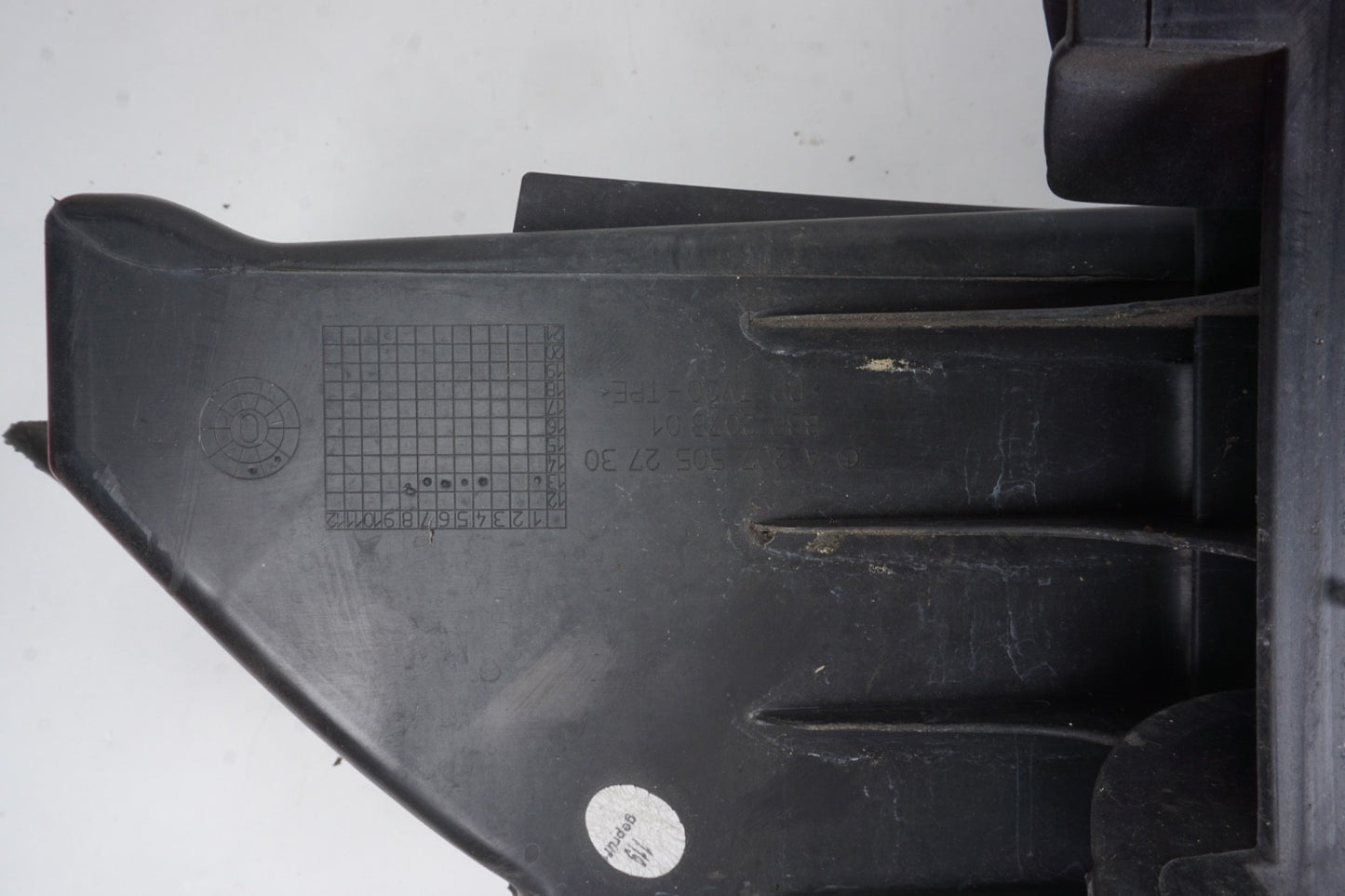 2014 Mercedes W207 E350 Coupe Convertible Engine Radiator Lower Baffle Air Duct