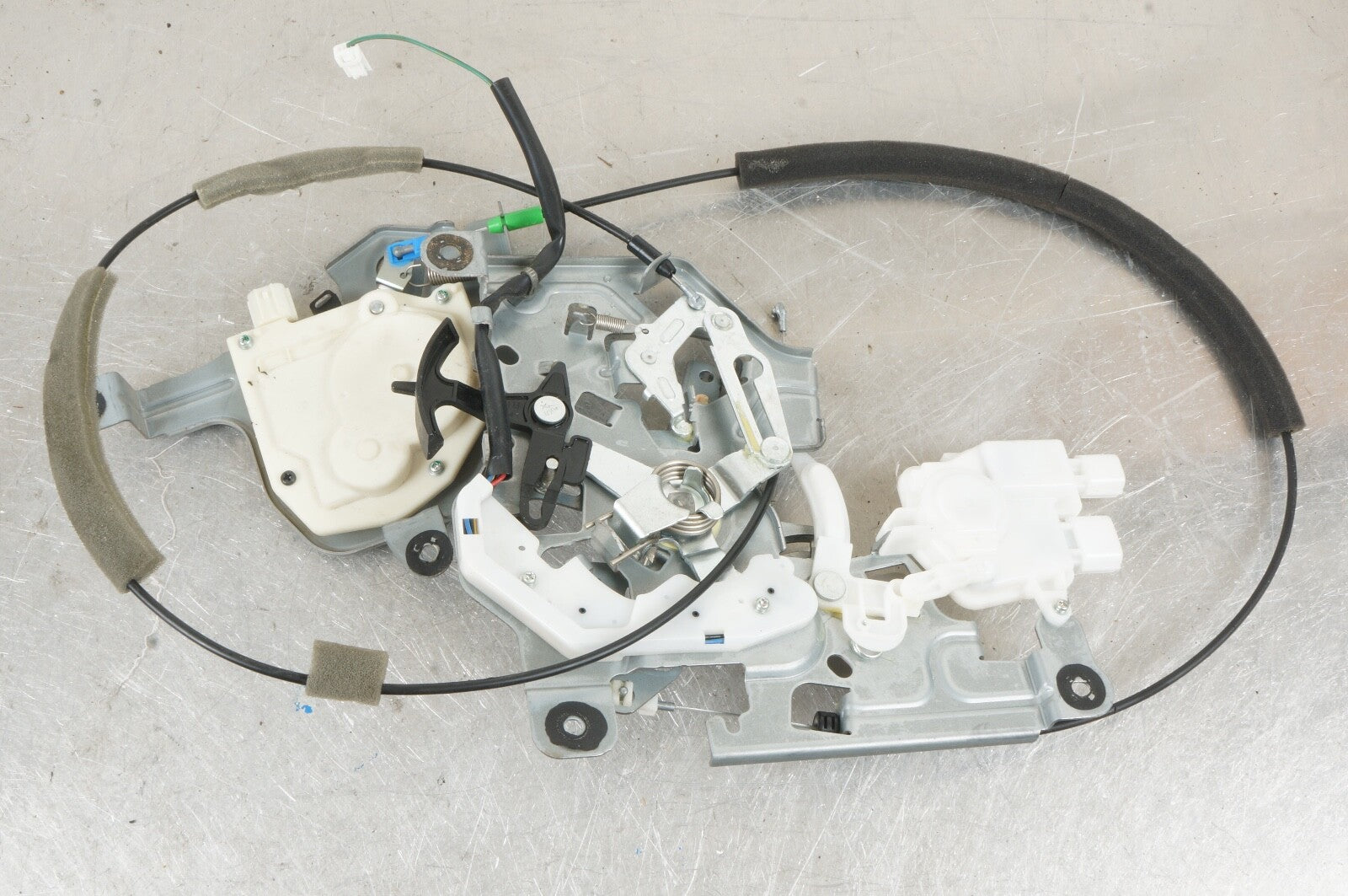 2011-2017 Nissan Quest  REAR RIGHT SIDE DOOR LOCK LATCH ACTUATOR MOTOR ASSEMBLY