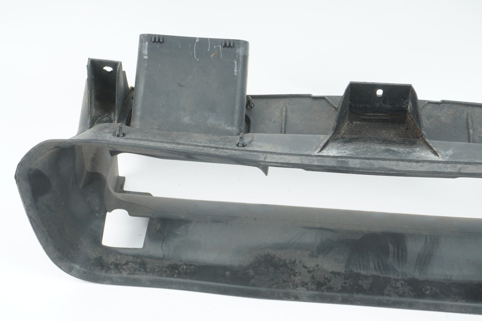 2006-2013 VOLVO C70 Radiator Air Duct Assy 30678470 OEM