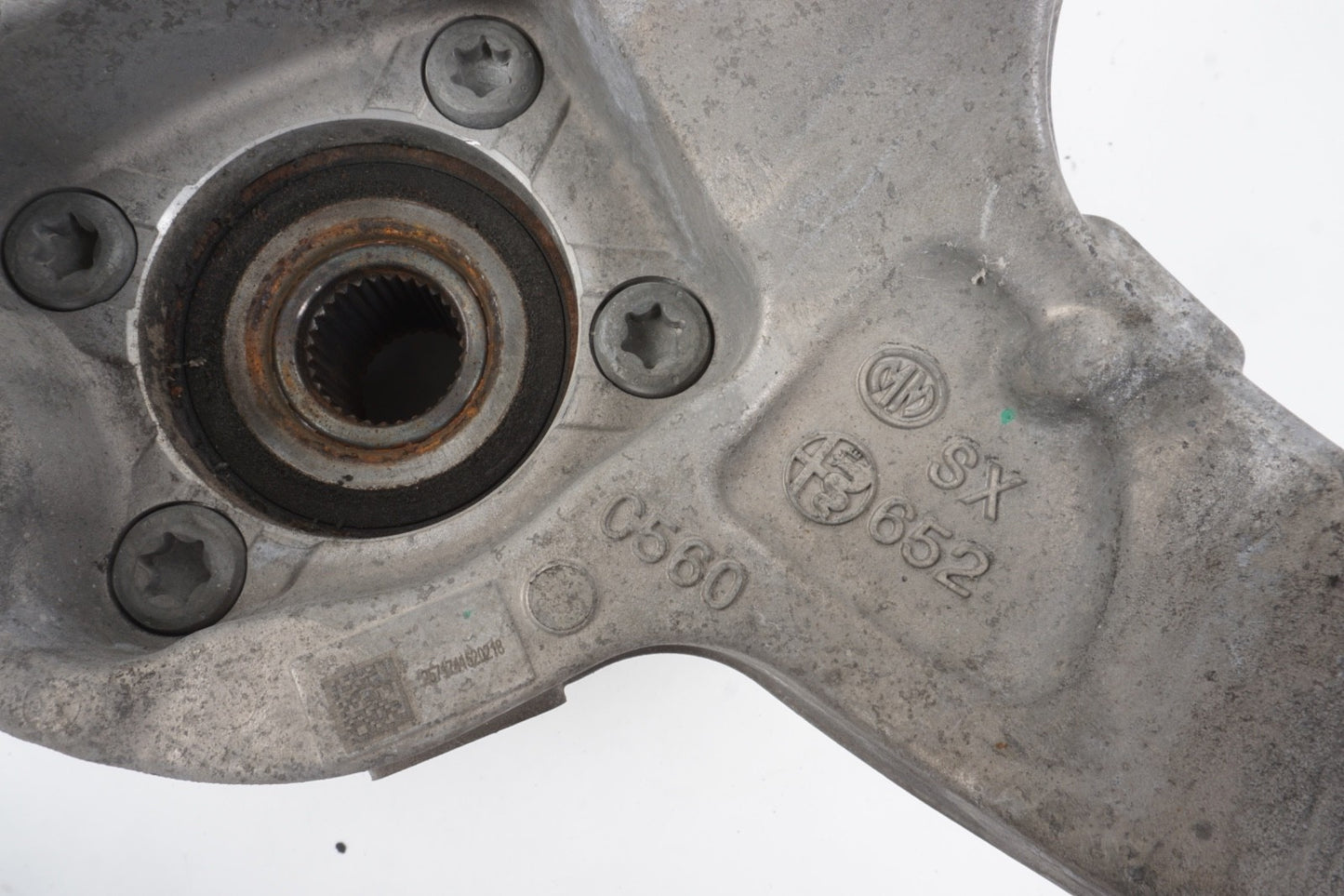 2017 - 2019 ALFA ROMEO STELVIO AWD REAR LEFT SIDE SPINDLE KNUCKLE HUB OEM