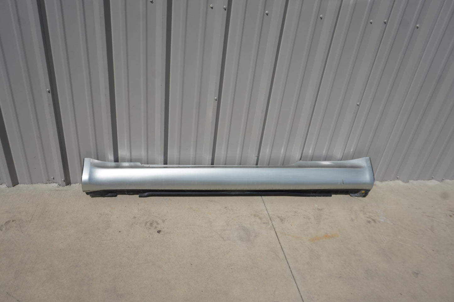 2002 - 2005 LEXUS SC430 Z40 LEFT DRIVER SIDE ROCKER PANEL SKIRT MOLDING SILVER