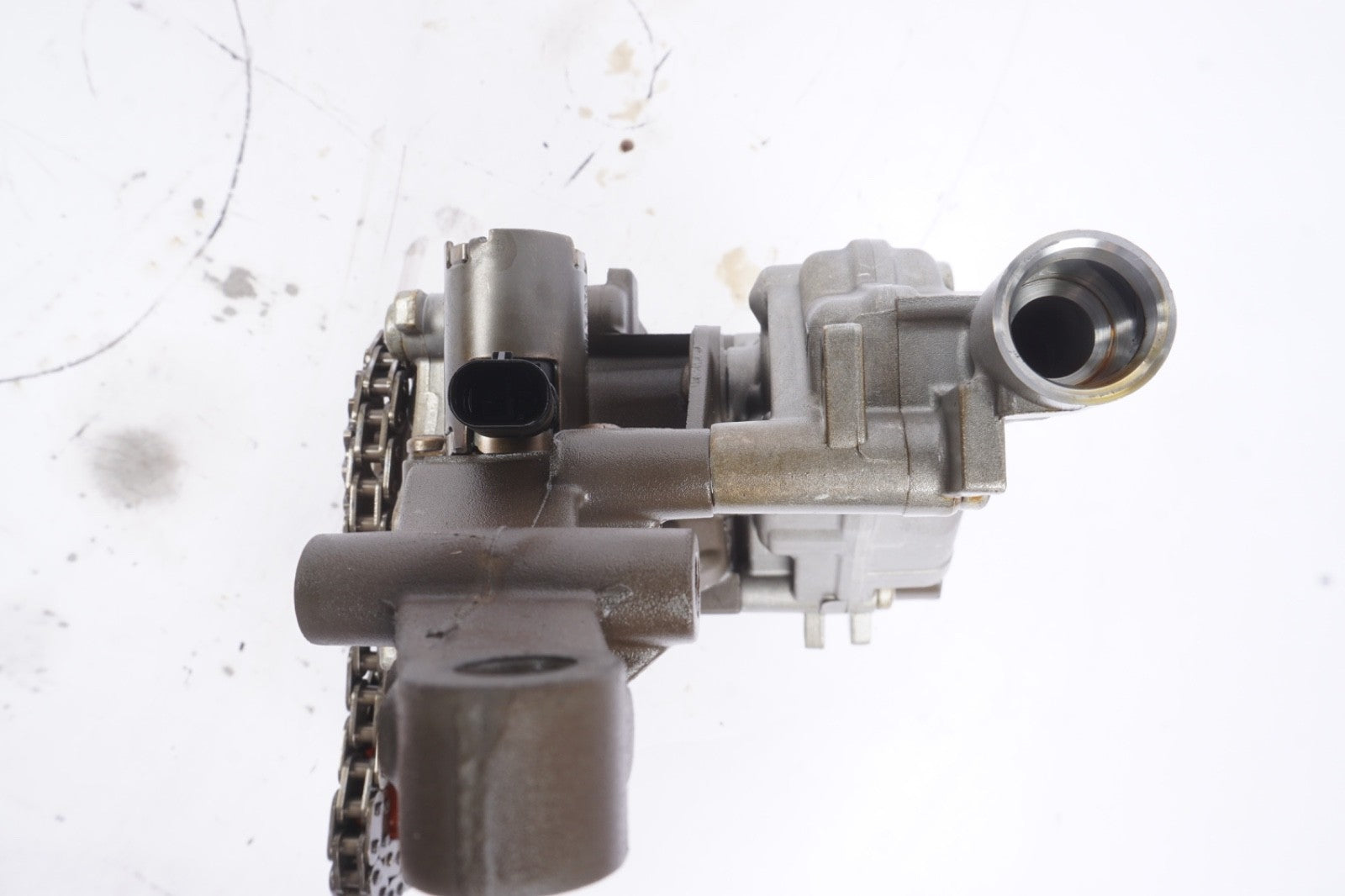 11-19 Mercedes W221 S550 CLS550 E550 4.6 Engine Motor Oil Pump OEM