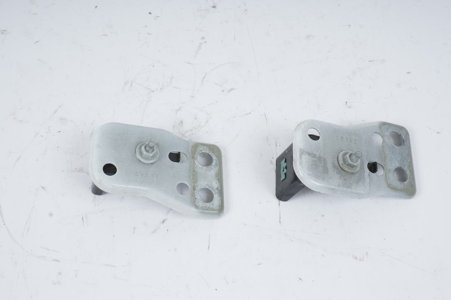 2020-2023 CADILLAC CT4 FRONT RIGHT LEFT FENDER OUTER MOUNT SUPPORT BRACE BRACKET