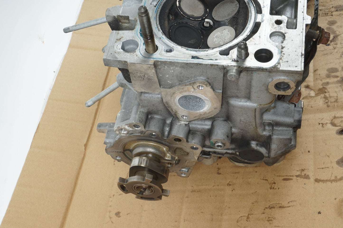 2012 - 2015 AUDI A7 3.0L ENGINE CYLINDER HEAD RIGHT PASSENGER SIDE OEM